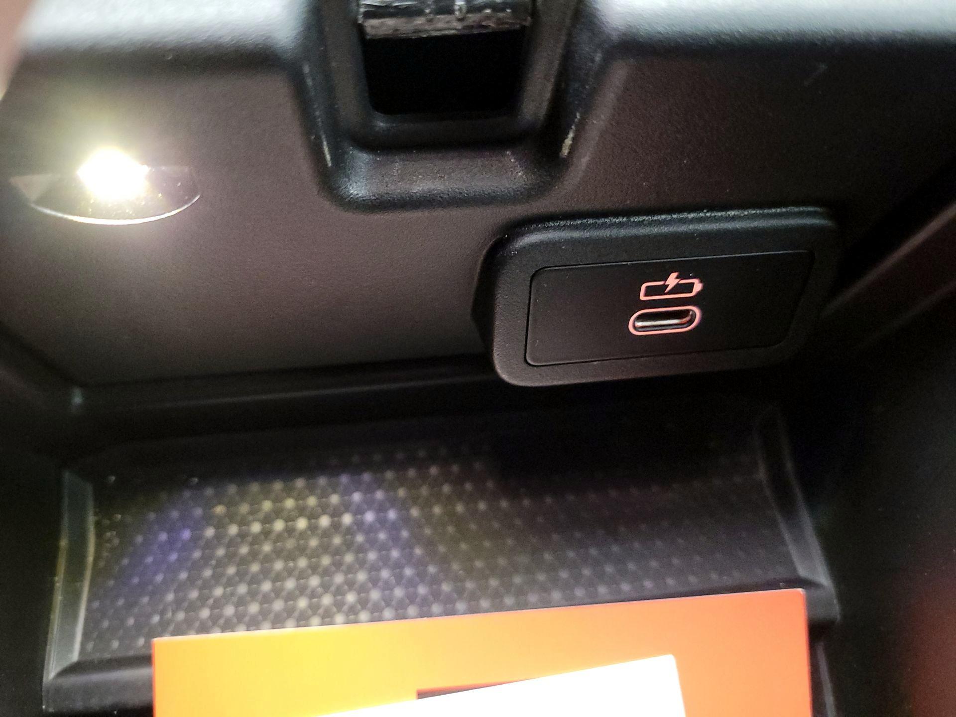 Thumbnail: 2024 BMW 3 Series - 19