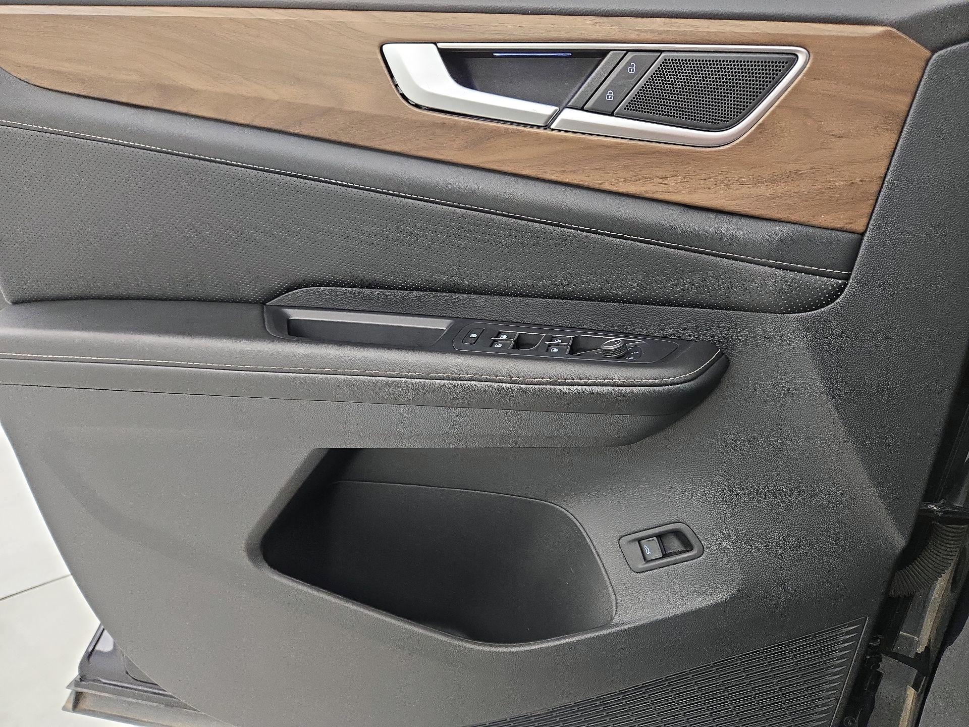 Thumbnail: 2024 Volkswagen Atlas - 12