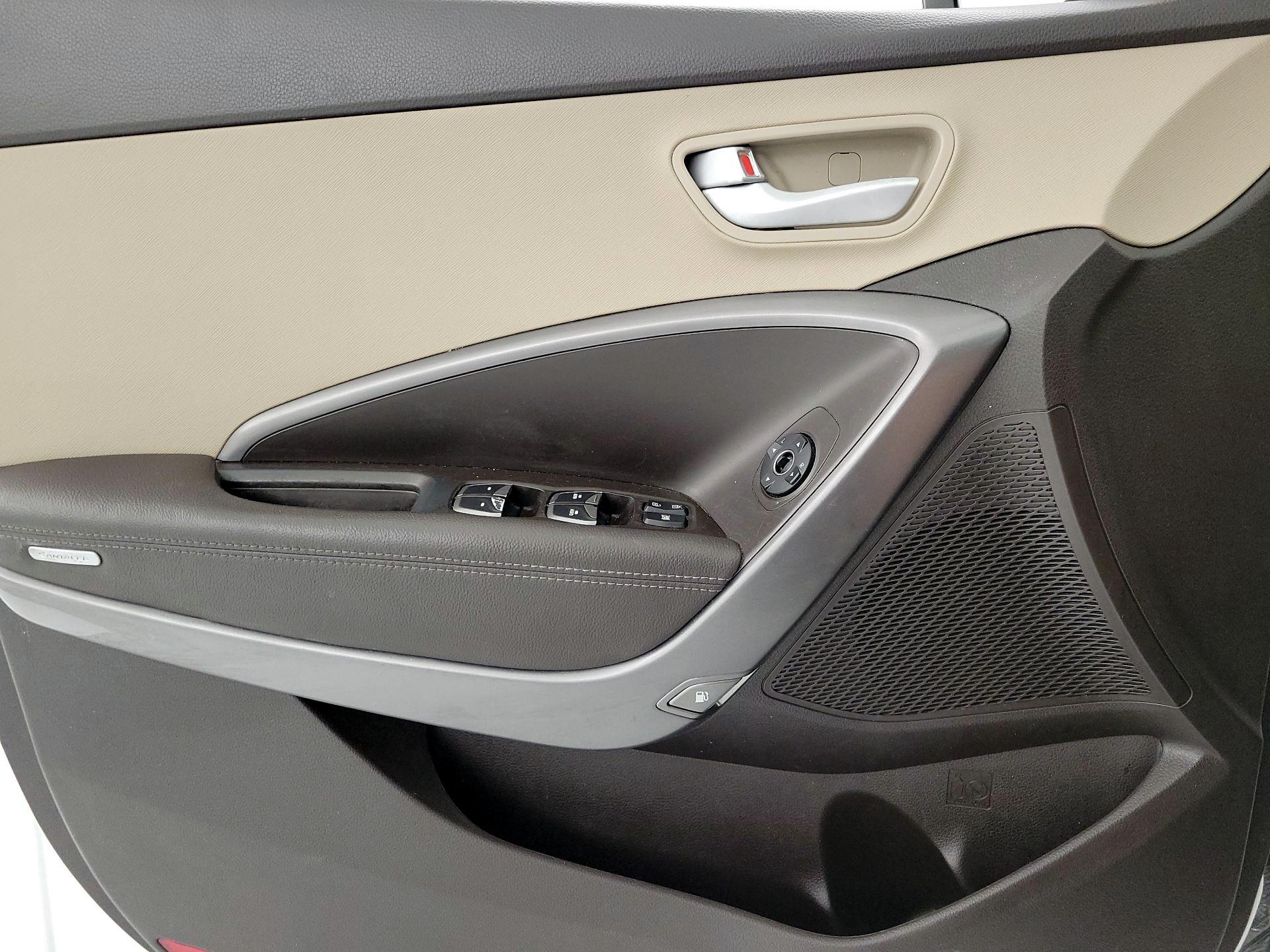 Thumbnail: 2017 Hyundai Santa Fe - 12