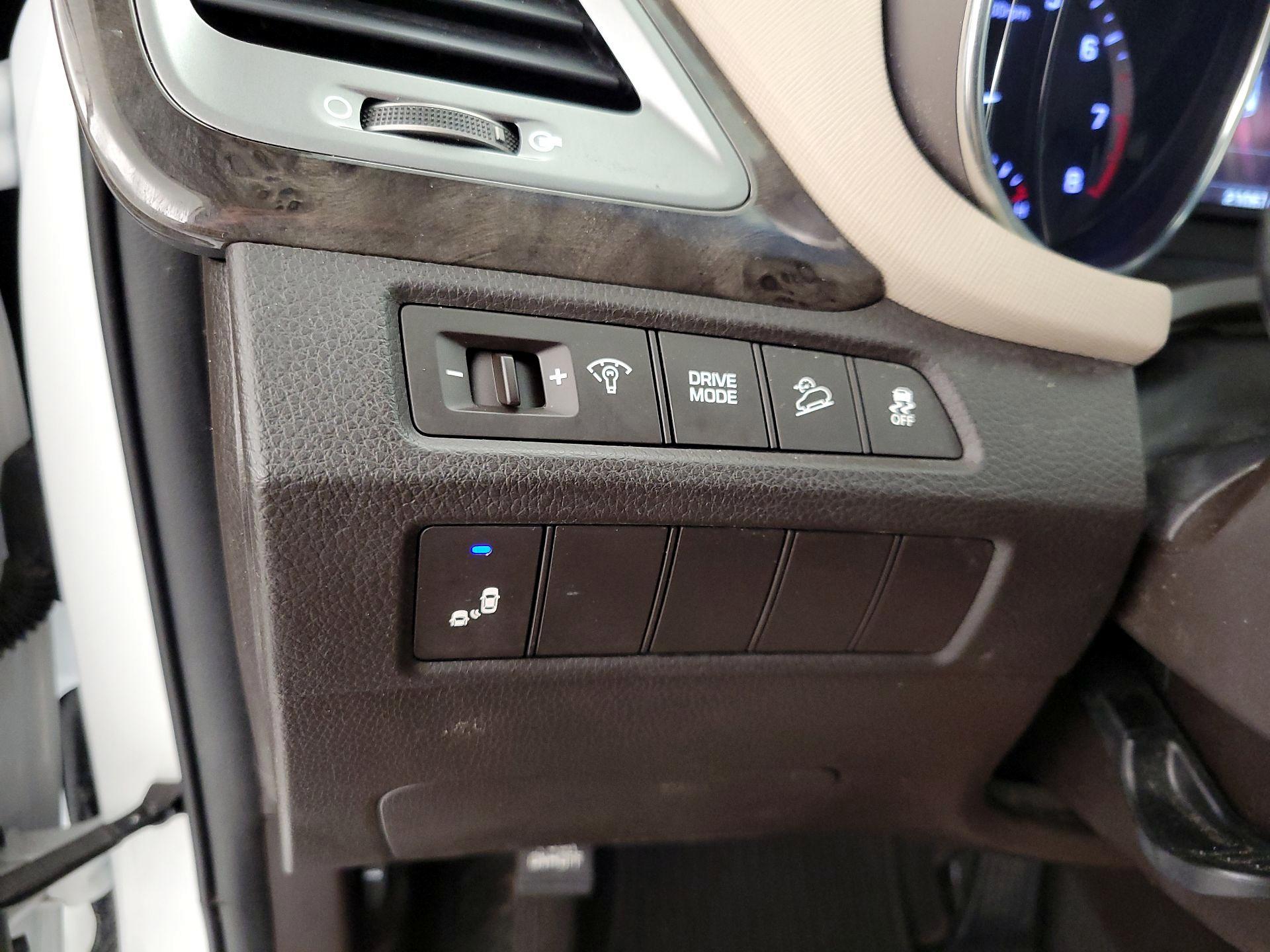 Thumbnail: 2017 Hyundai Santa Fe - 13