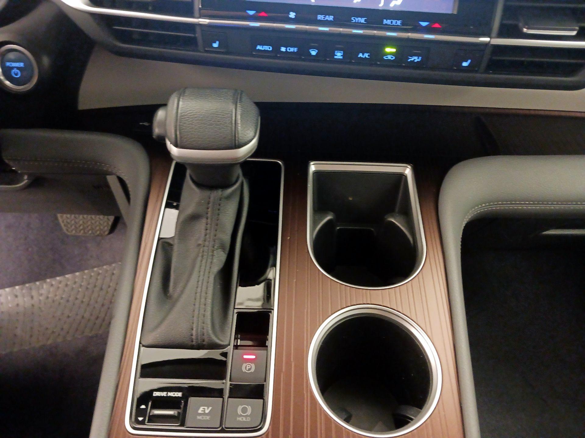 Thumbnail: 2024 Toyota Sienna - 17