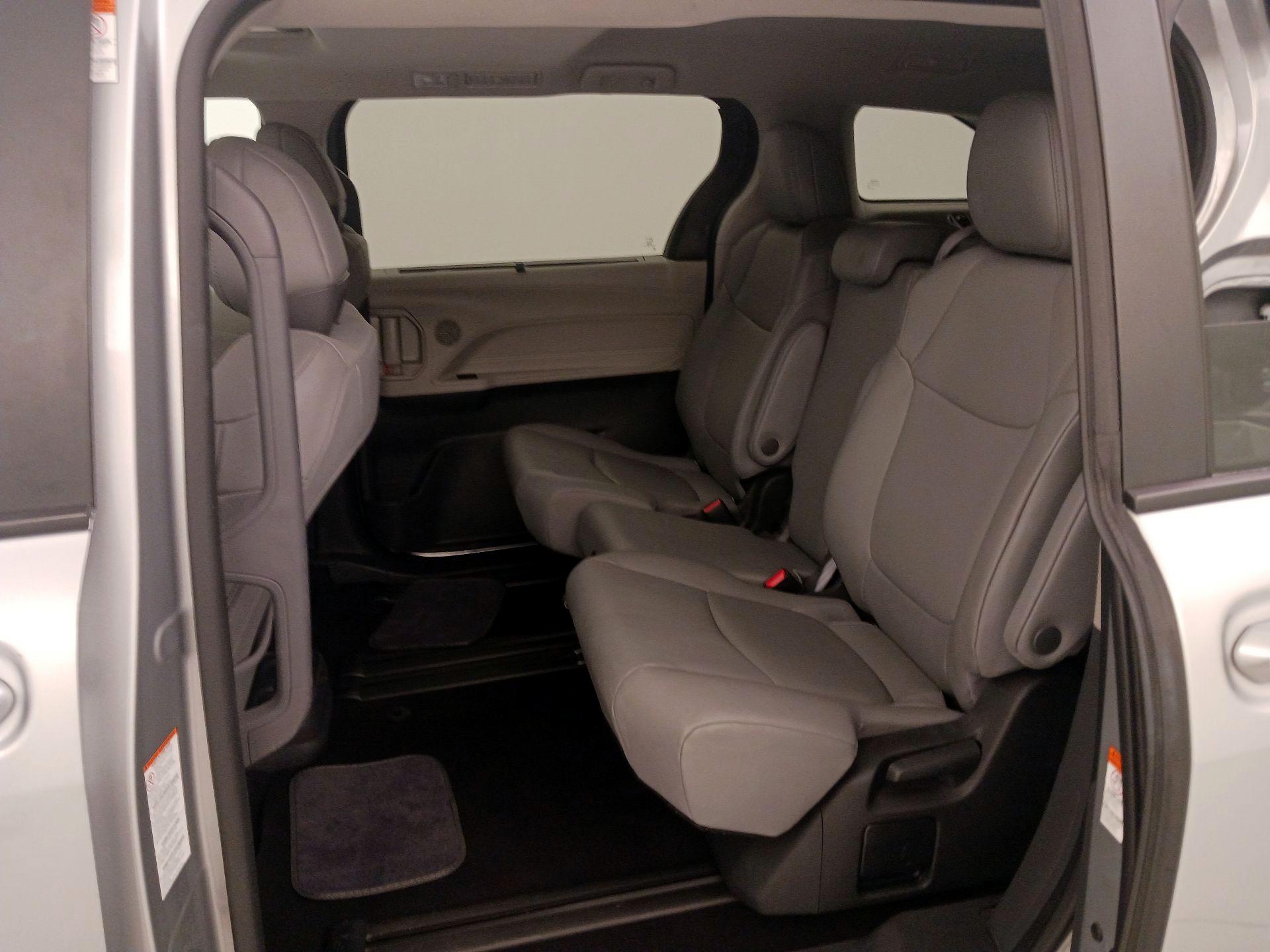 Thumbnail: 2024 Toyota Sienna - 20