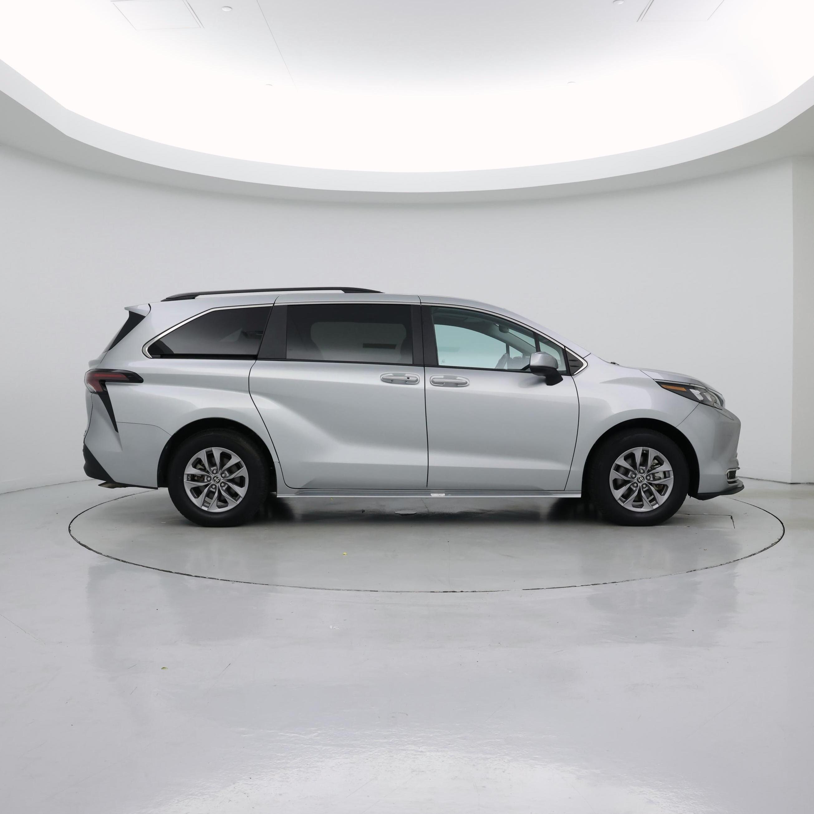 Thumbnail: 2024 Toyota Sienna - 7