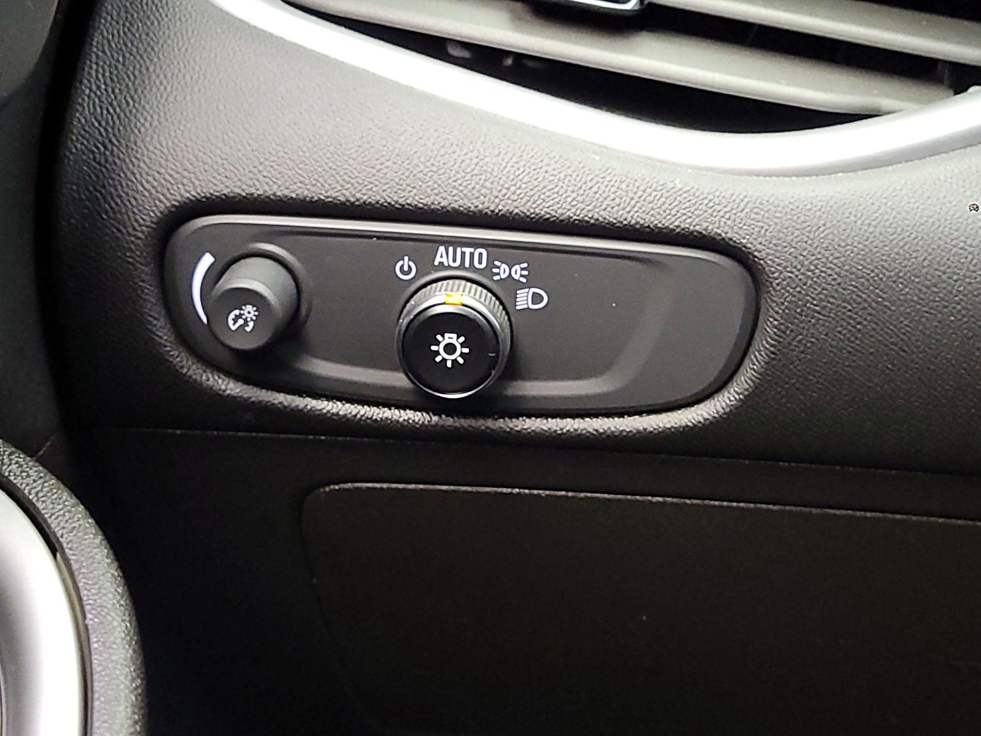 Thumbnail: 2023 Chevrolet Malibu - 13