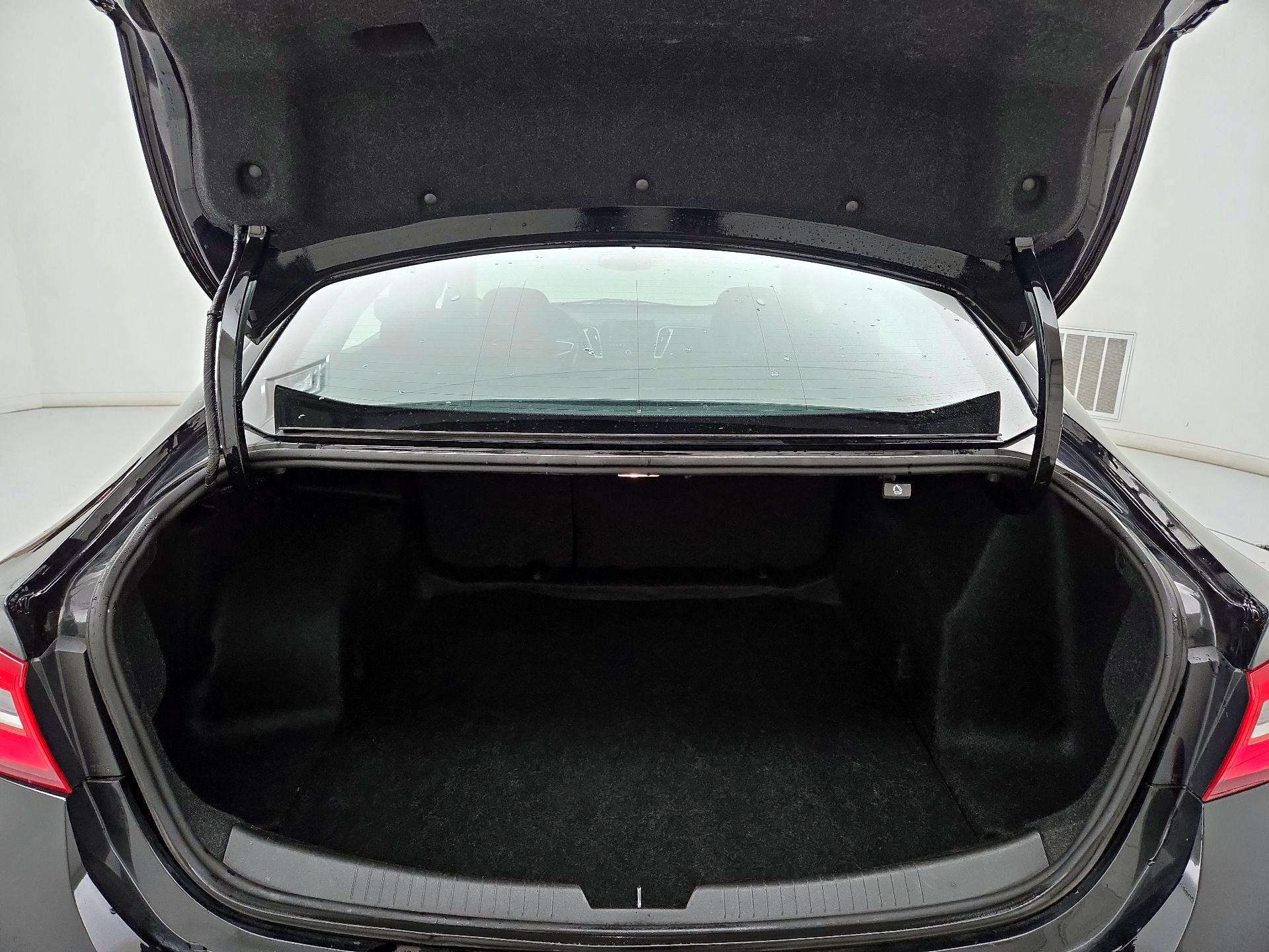 Thumbnail: 2024 Chevrolet Malibu - 19