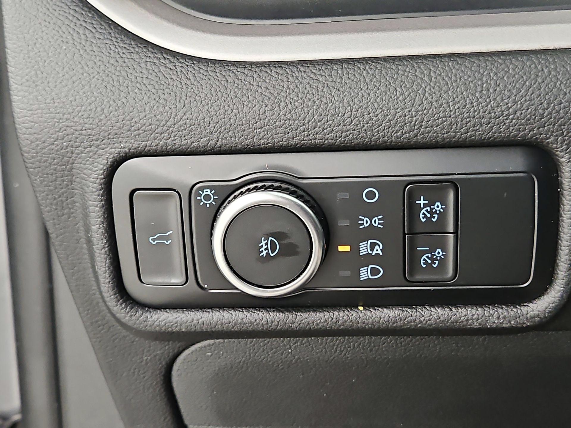 Thumbnail: 2023 Ford Explorer - 13