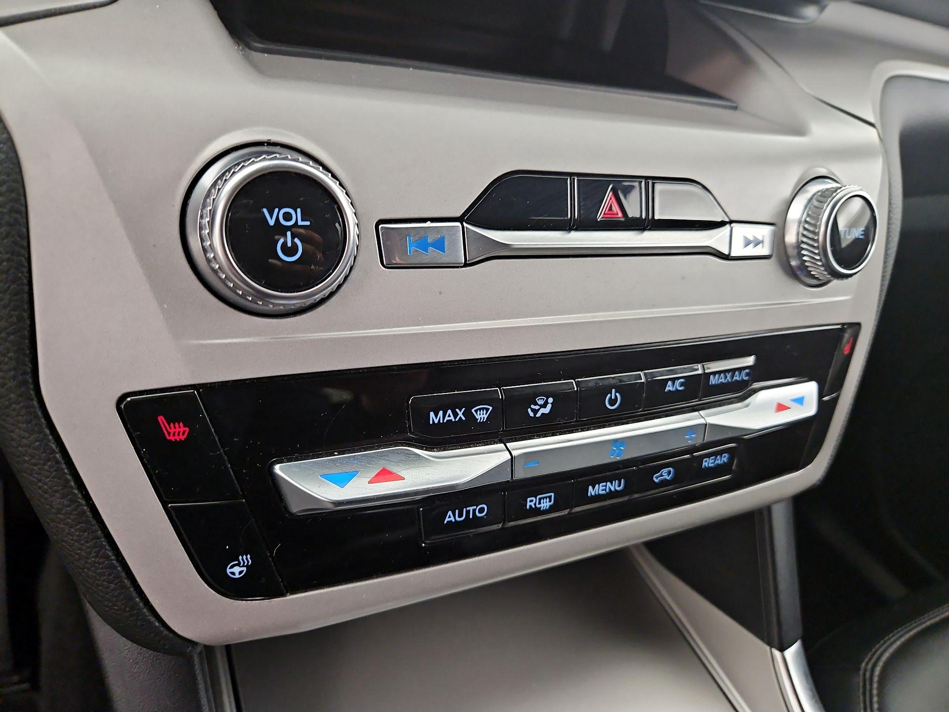 Thumbnail: 2023 Ford Explorer - 16