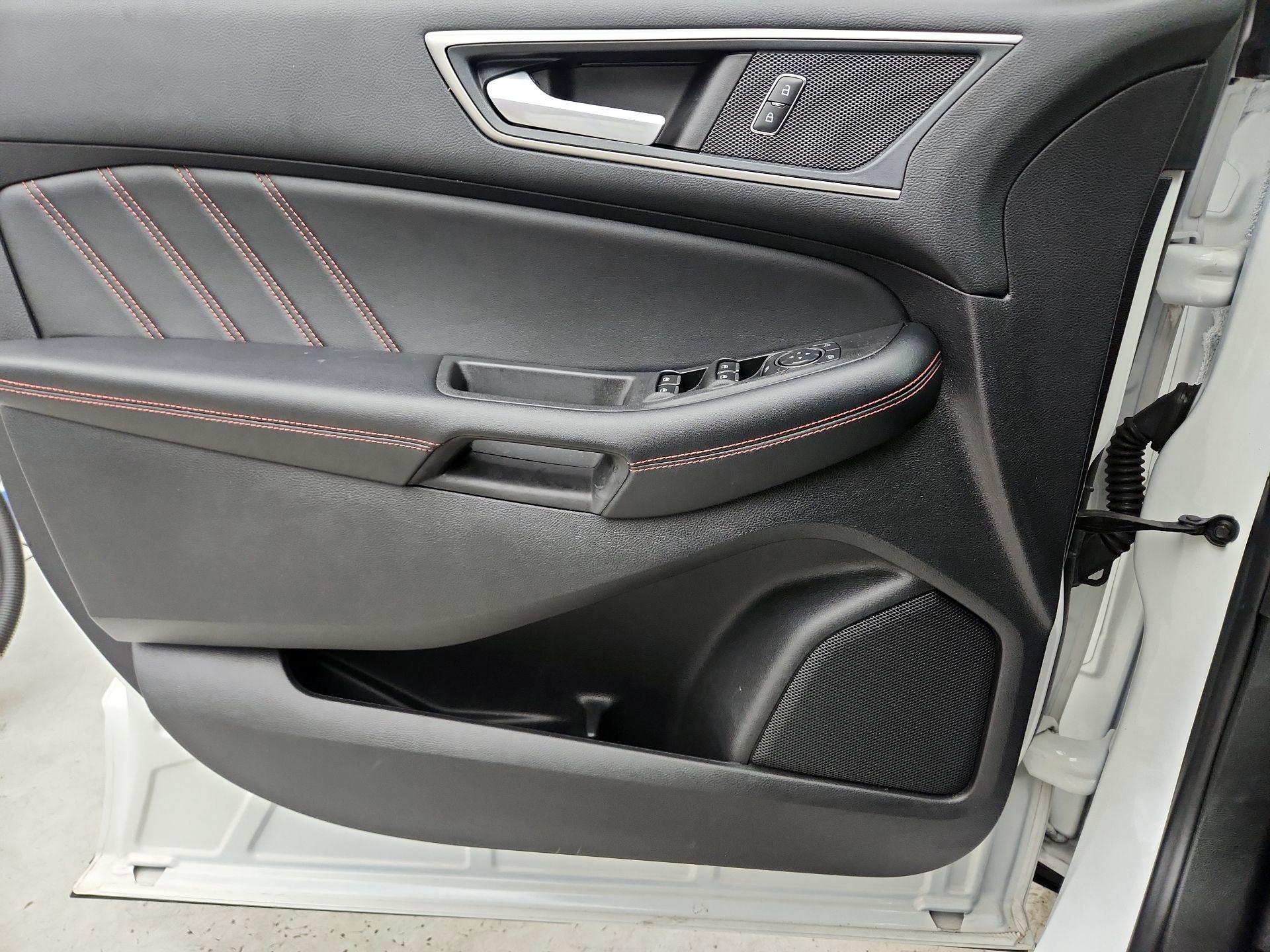 Thumbnail: 2022 Ford Edge - 12