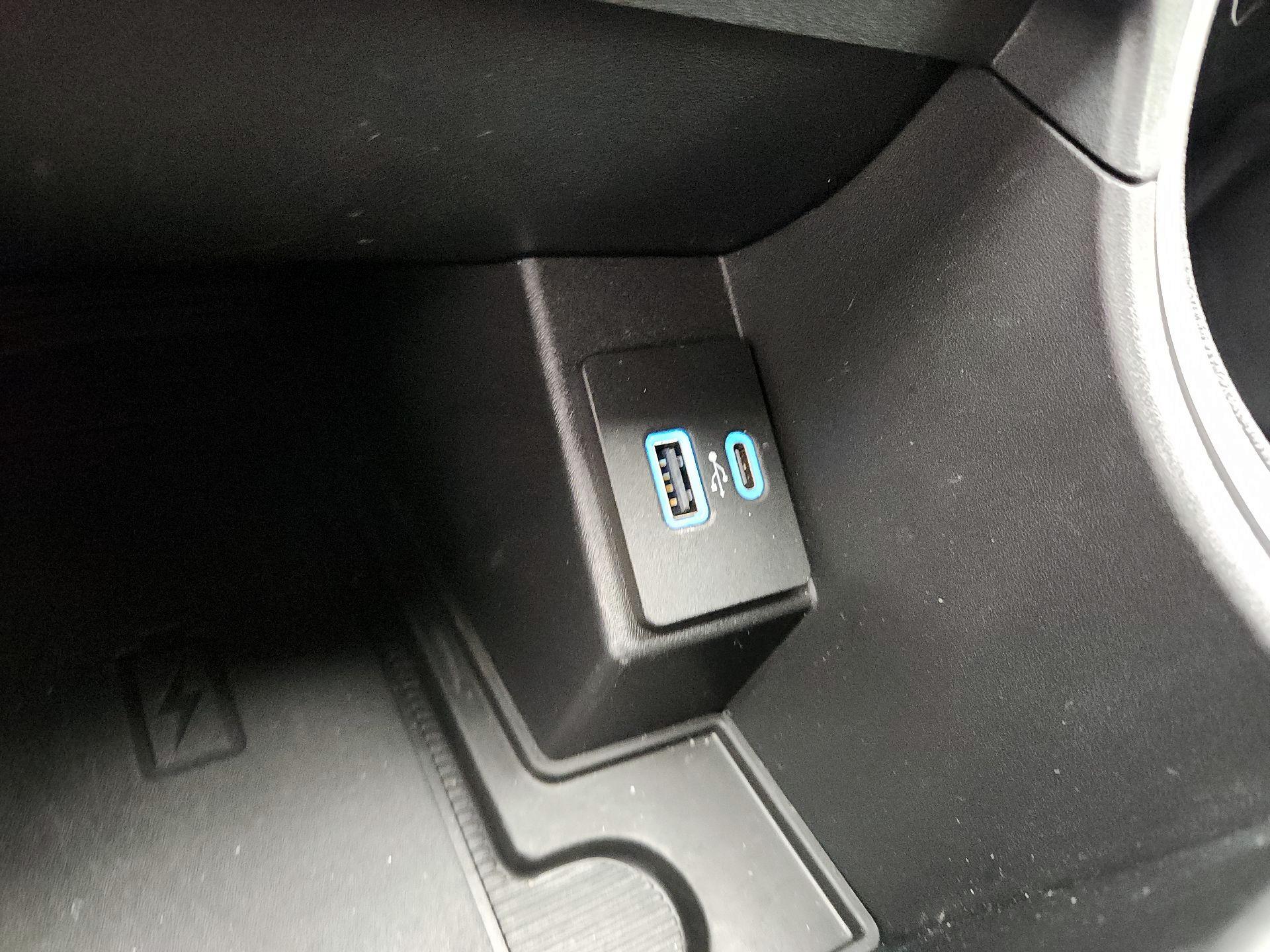 Thumbnail: 2022 Ford Edge - 19