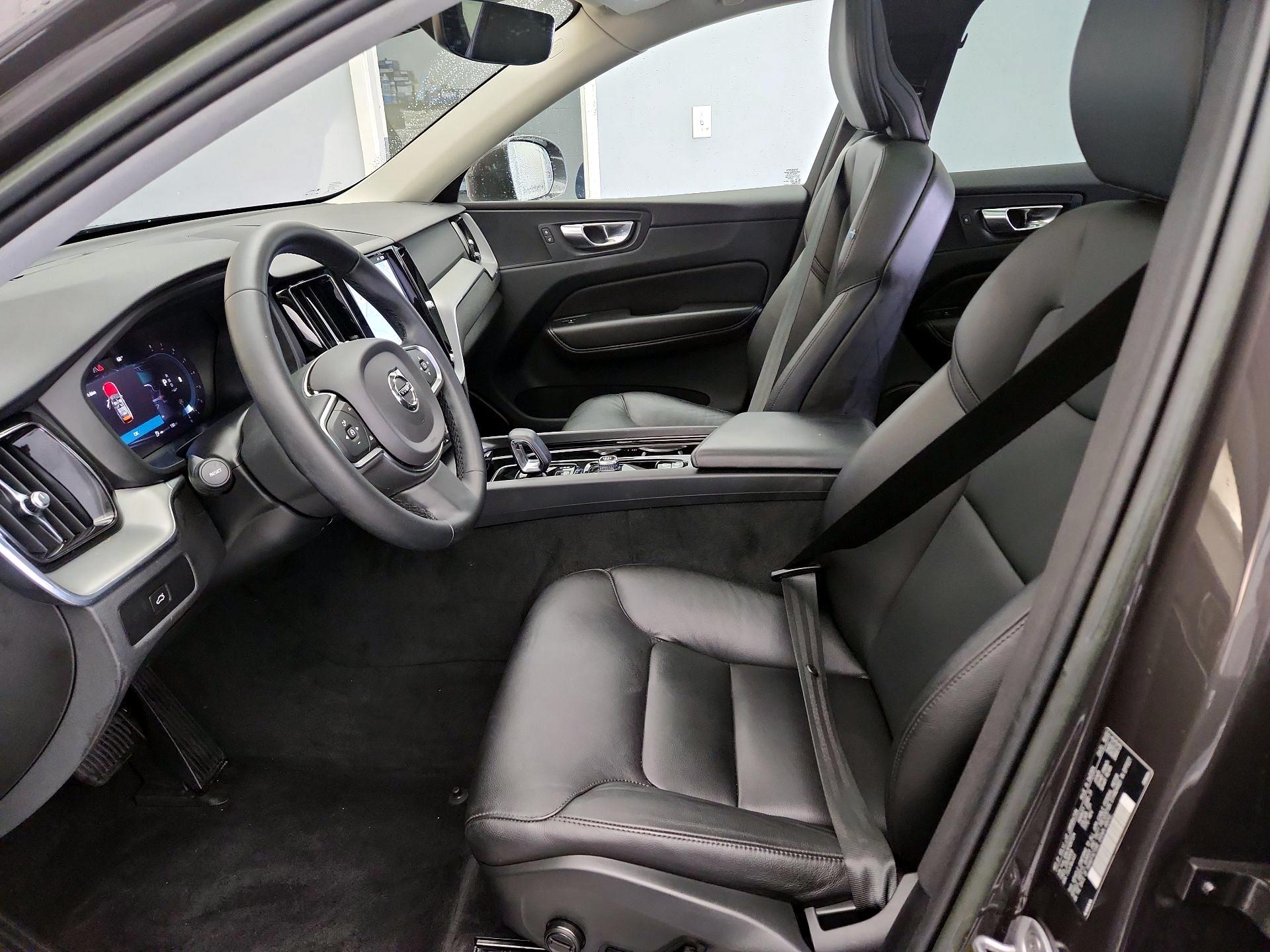 Thumbnail: 2023 Volvo XC60 - 11