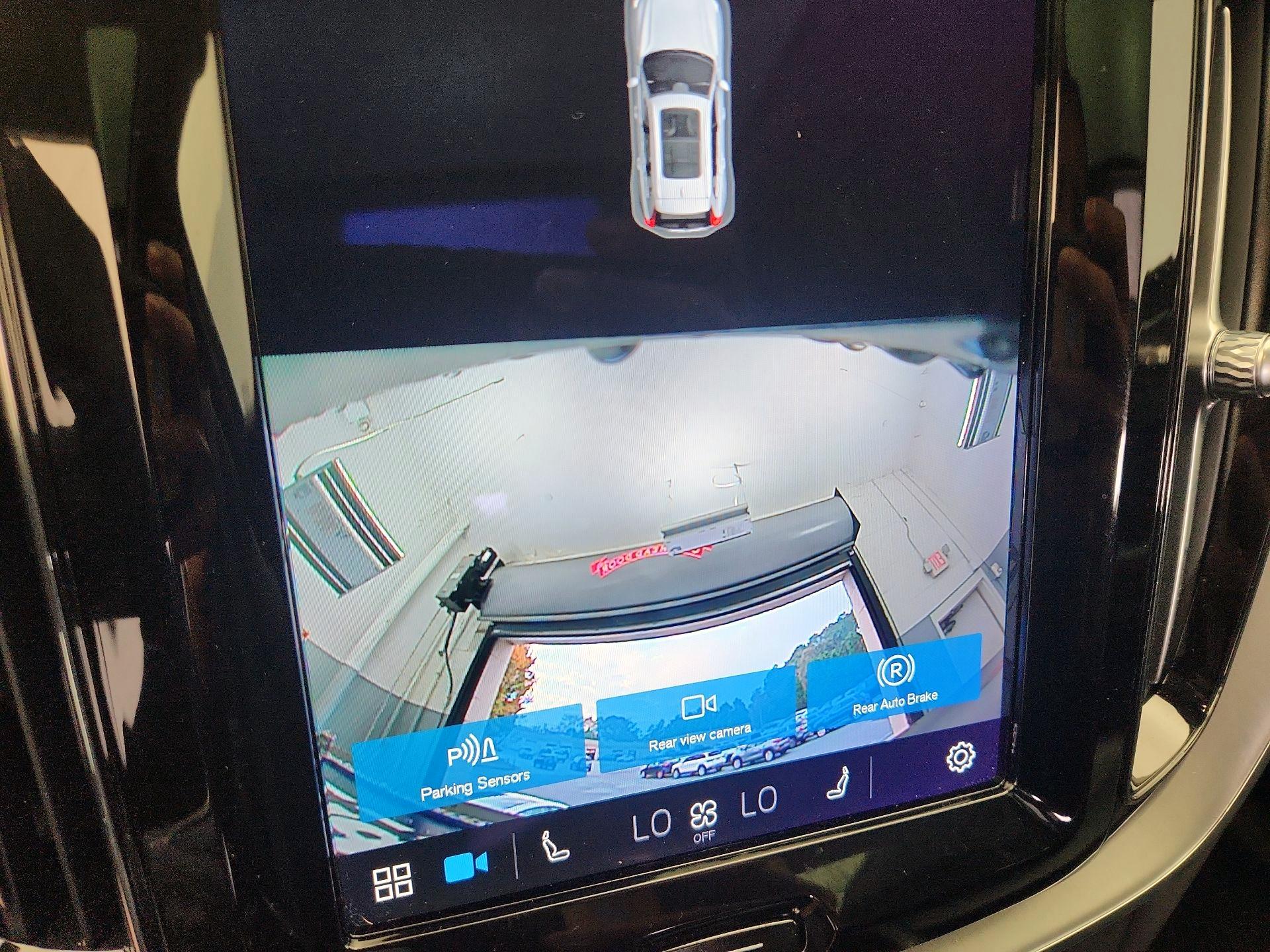 Thumbnail: 2023 Volvo XC60 - 15