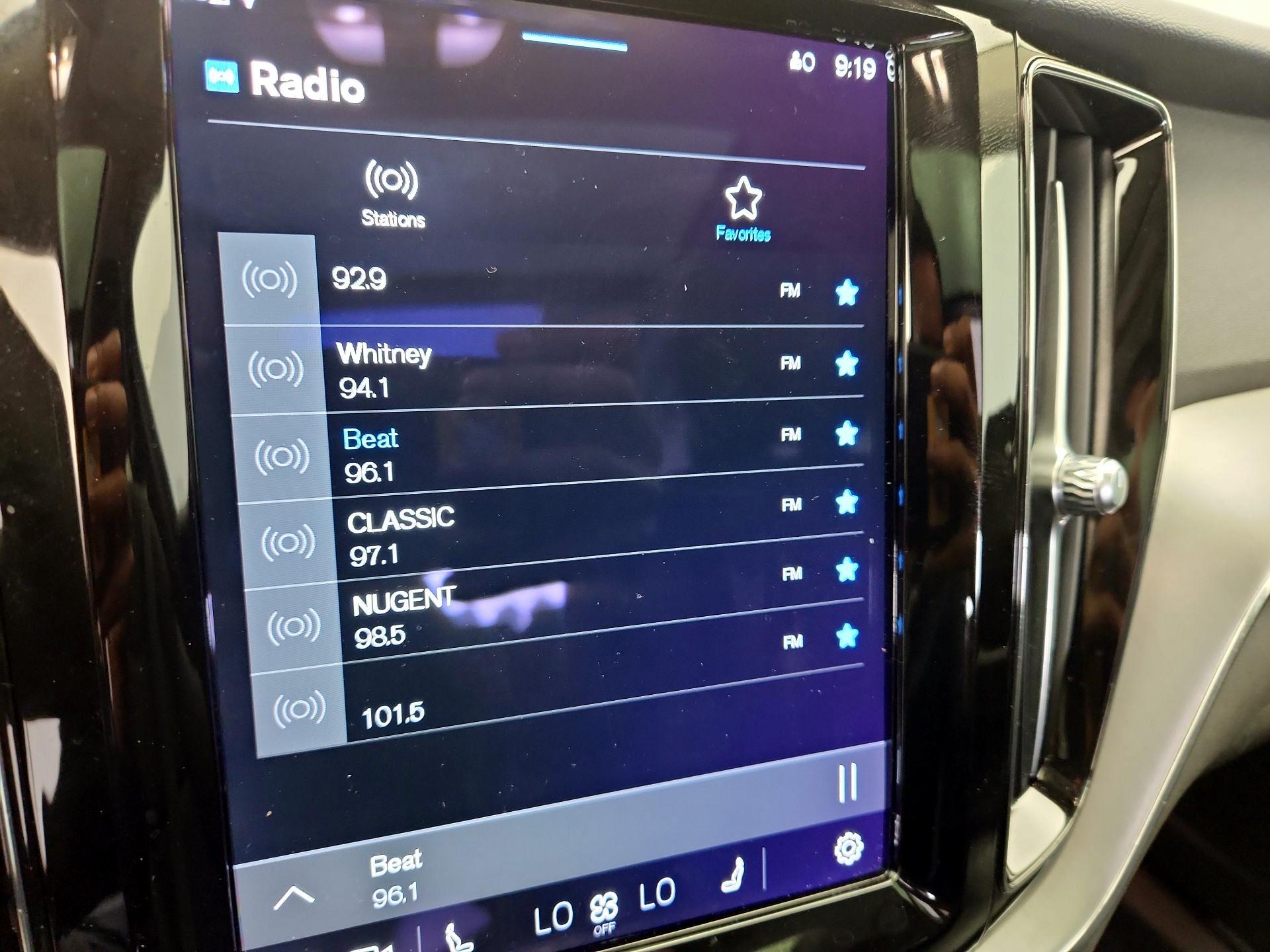 Thumbnail: 2023 Volvo XC60 - 16