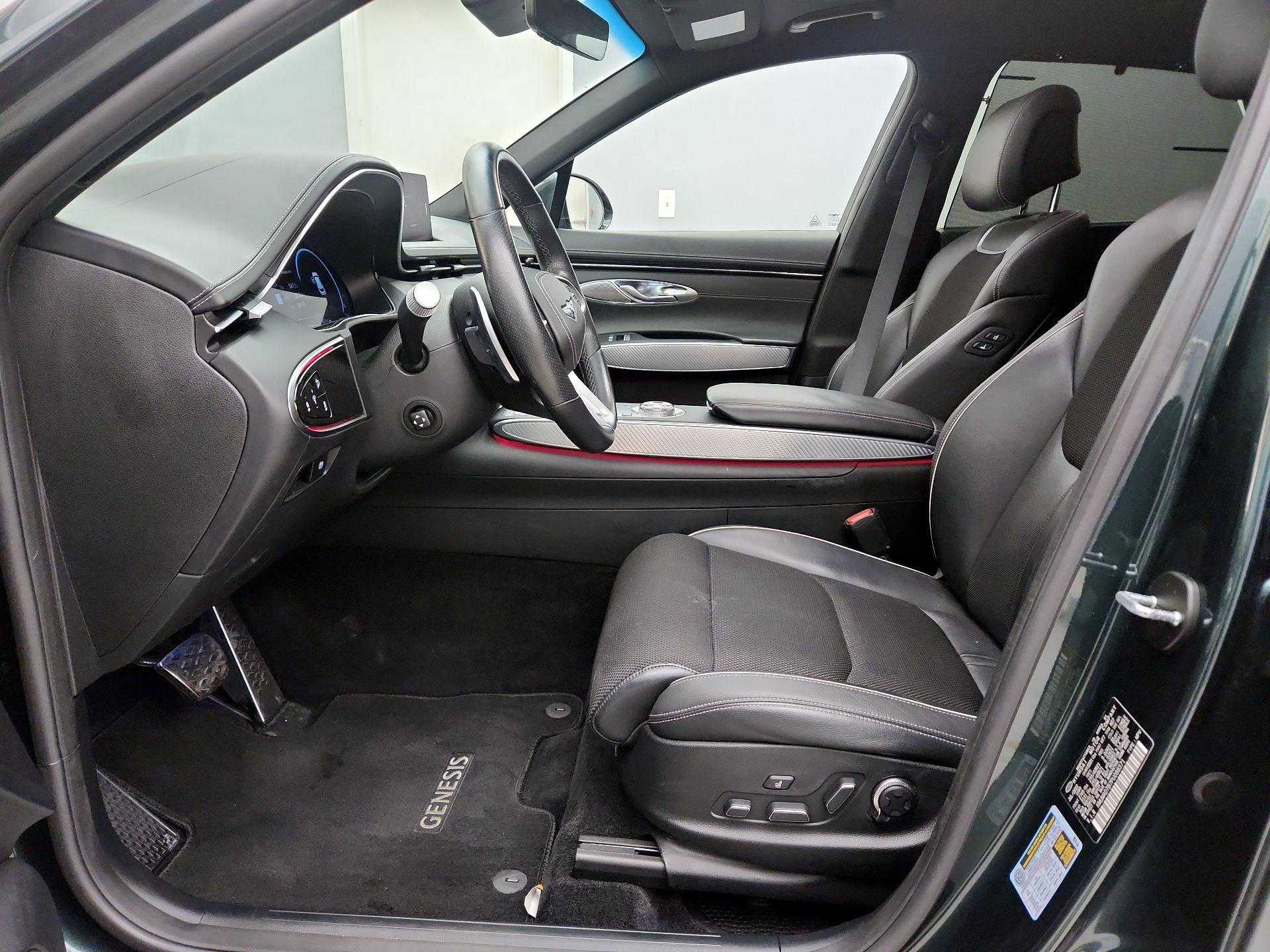 Thumbnail: 2023 Genesis GV70 - 11