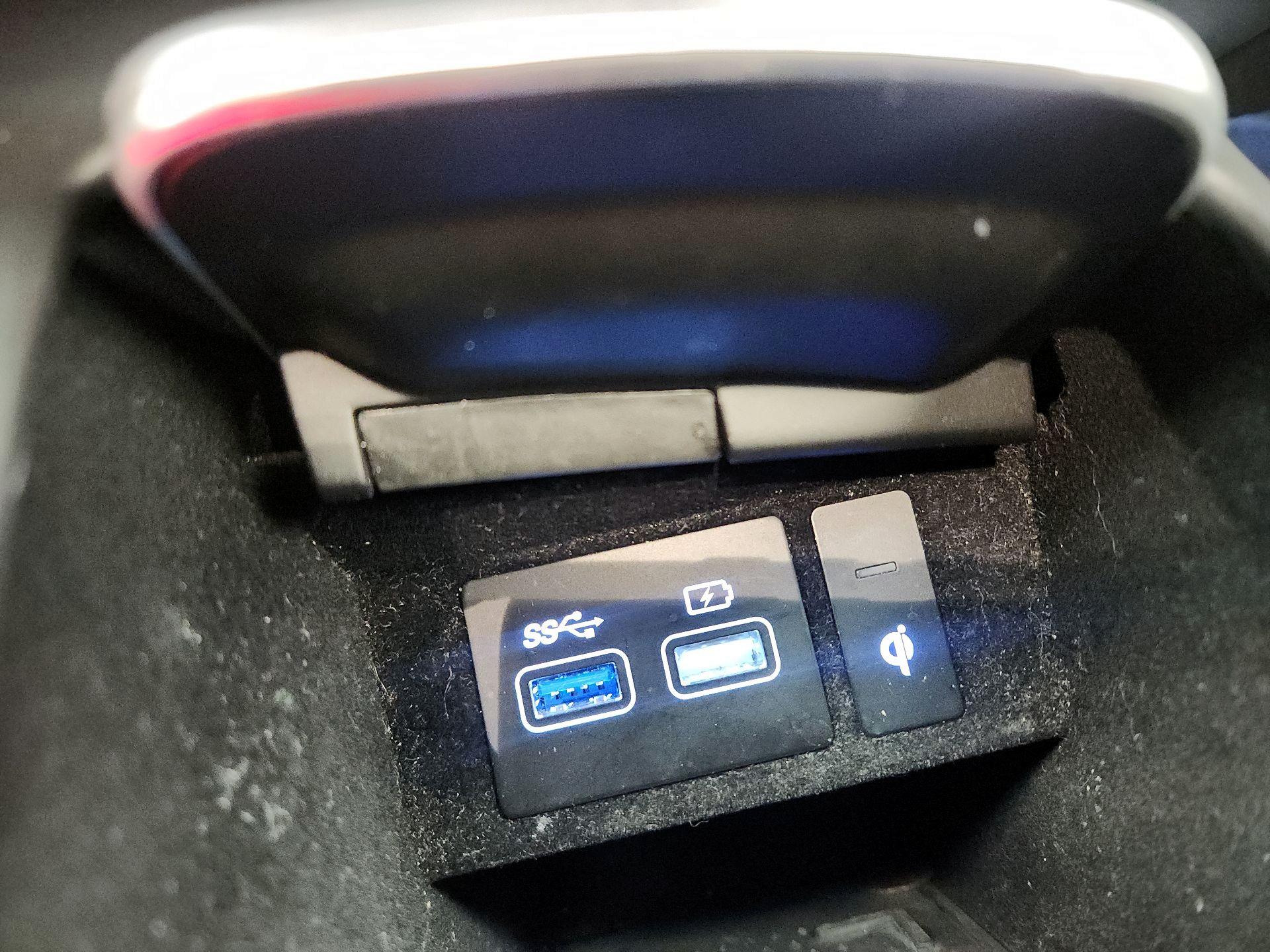 Thumbnail: 2023 Genesis GV70 - 19