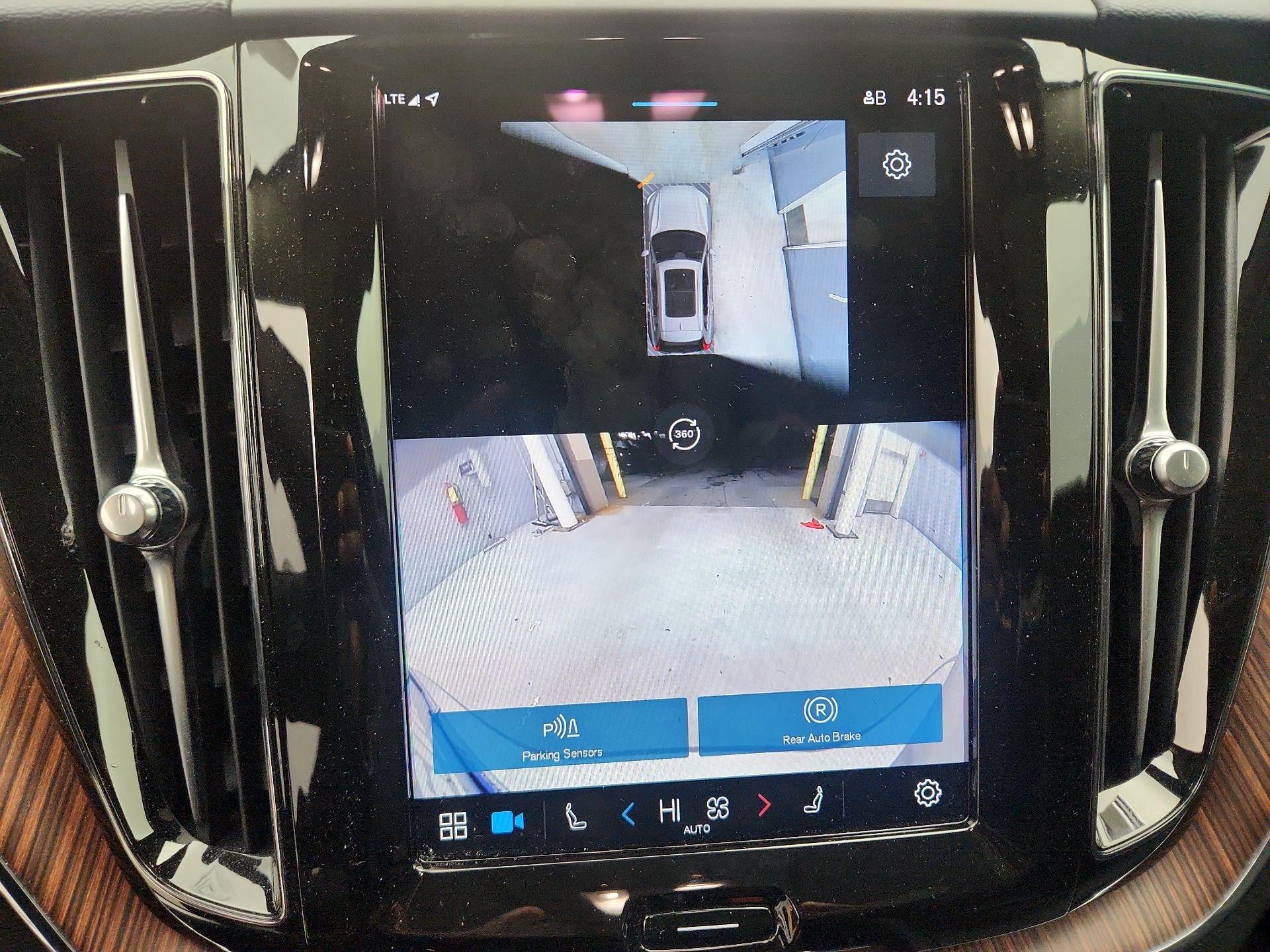 Thumbnail: 2024 Volvo XC60 - 14