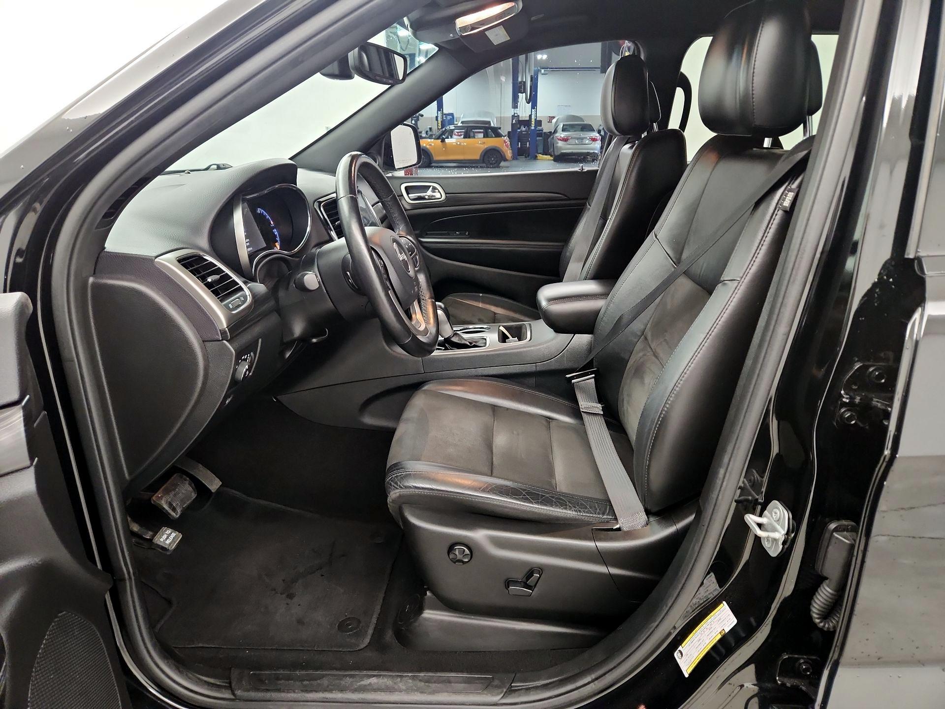 Thumbnail: 2020 Jeep Grand Cherokee - 11