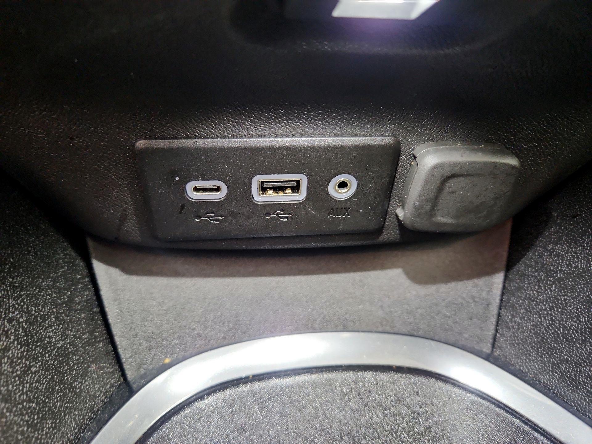 Thumbnail: 2023 Chevrolet Malibu - 18