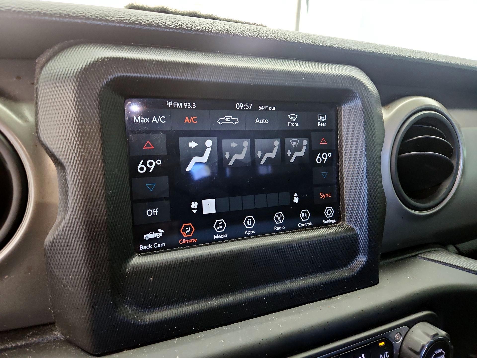 Thumbnail: 2021 Jeep Gladiator - 16