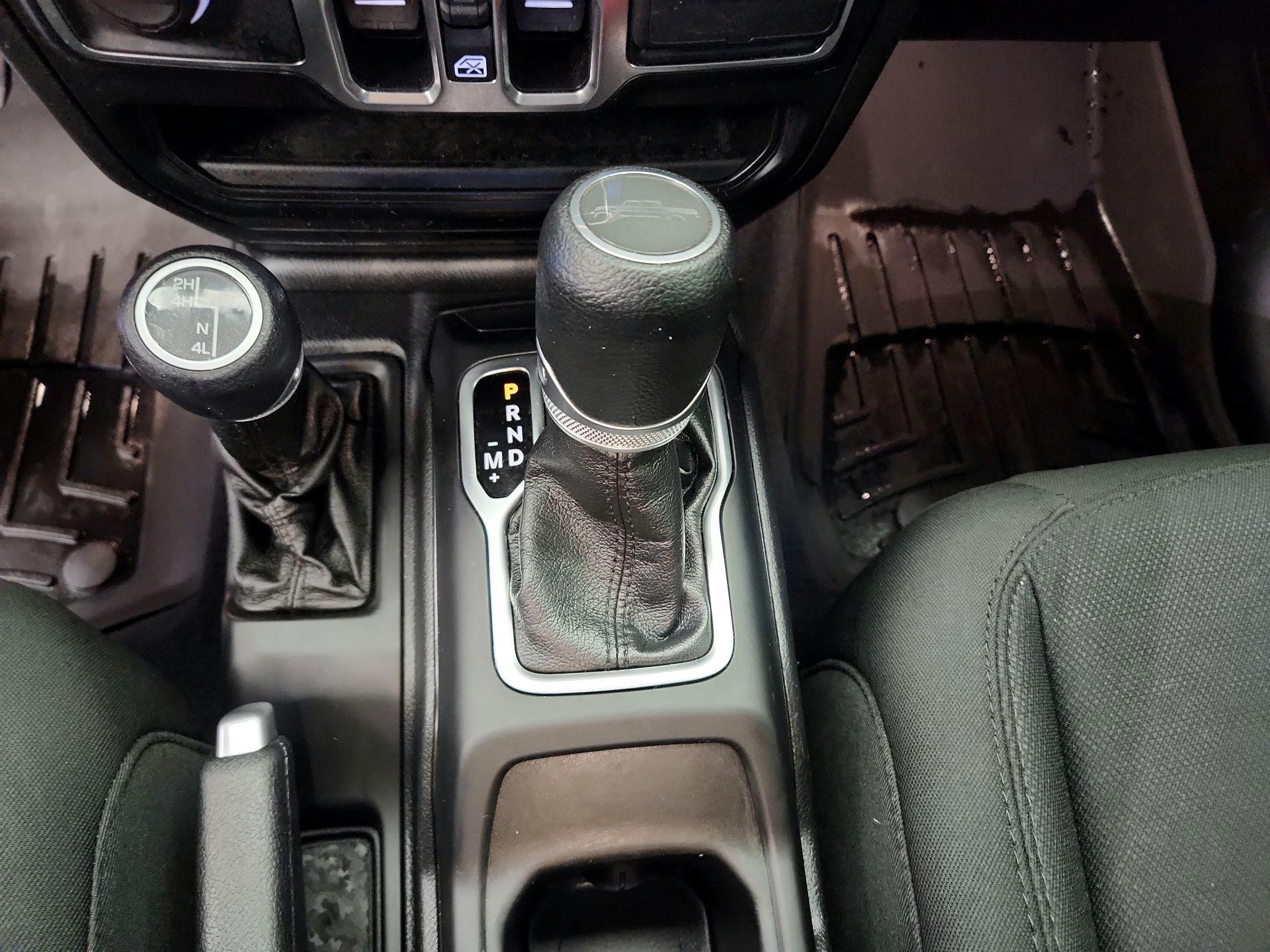 Thumbnail: 2021 Jeep Gladiator - 17