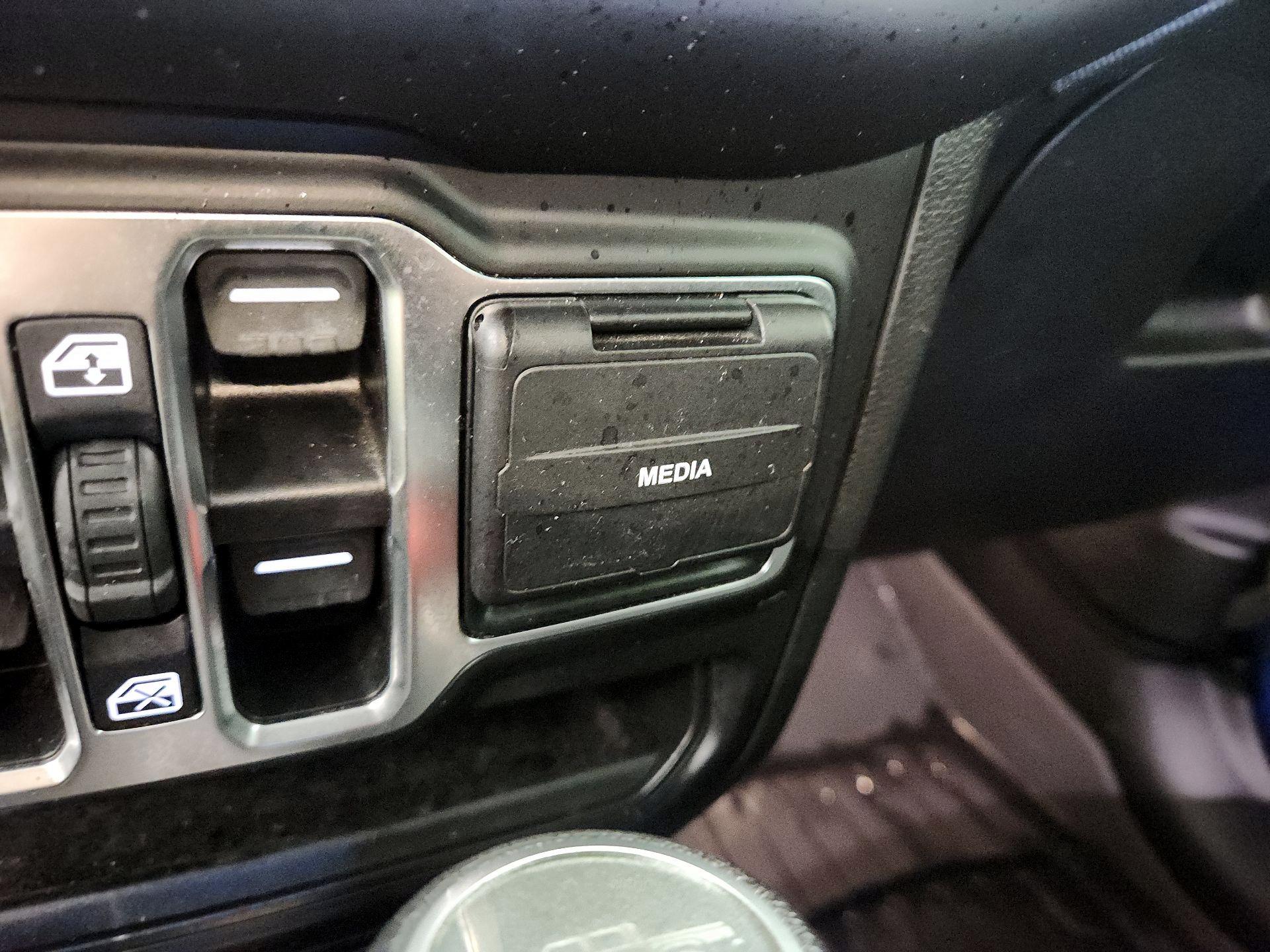 Thumbnail: 2021 Jeep Gladiator - 18