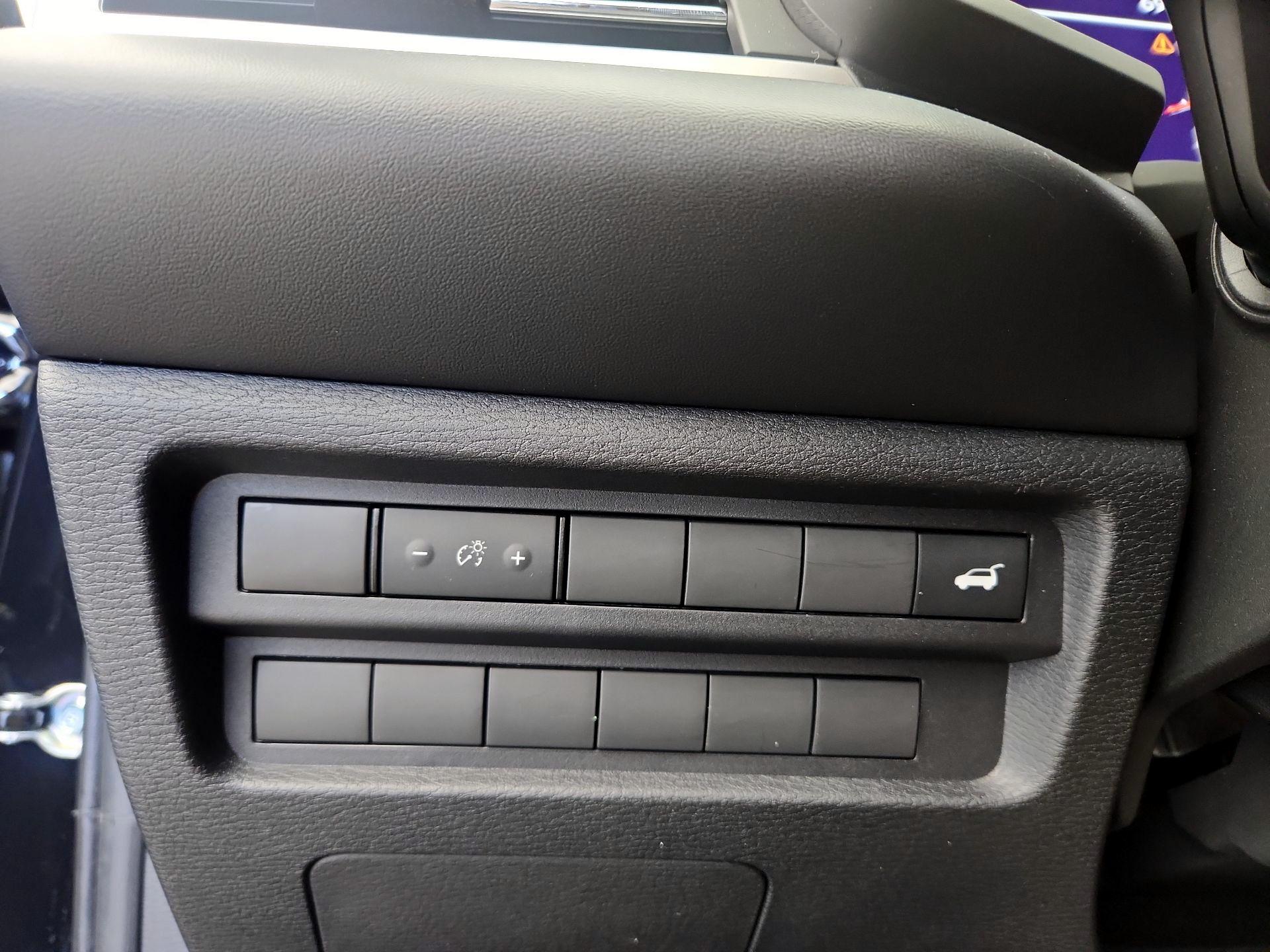 Thumbnail: 2023 Mitsubishi Outlander - 13