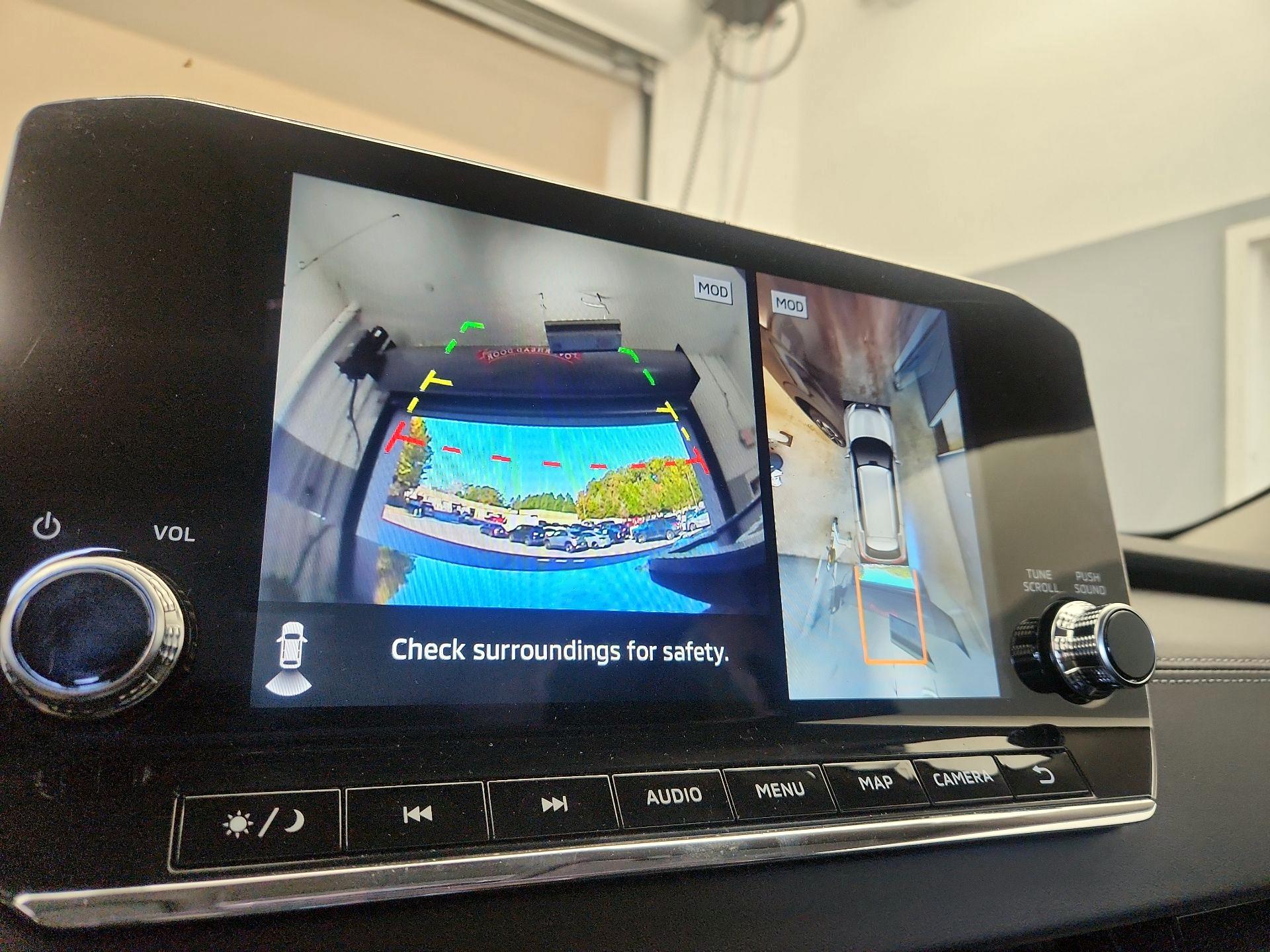 Thumbnail: 2023 Mitsubishi Outlander - 15