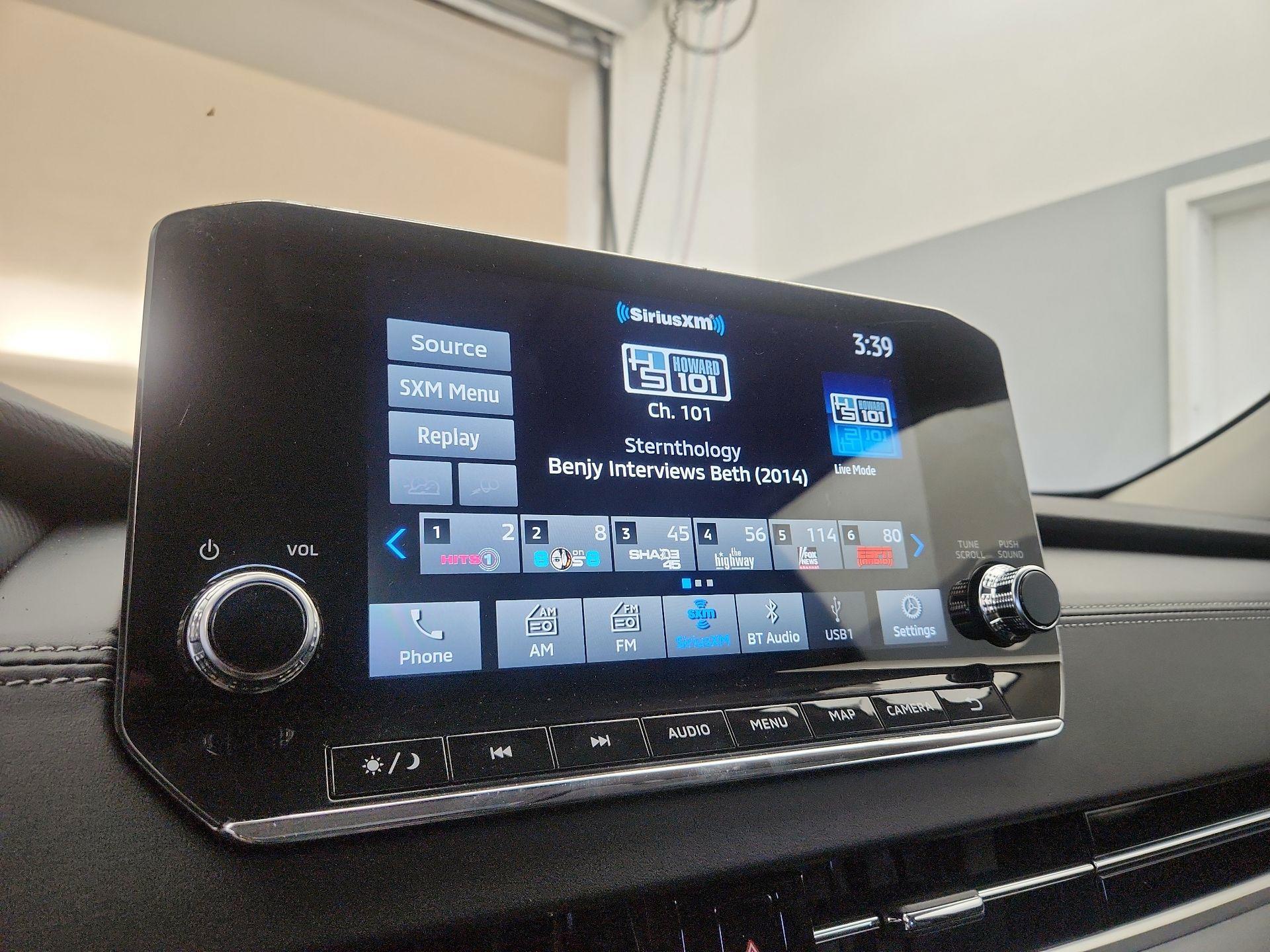 Thumbnail: 2023 Mitsubishi Outlander - 16