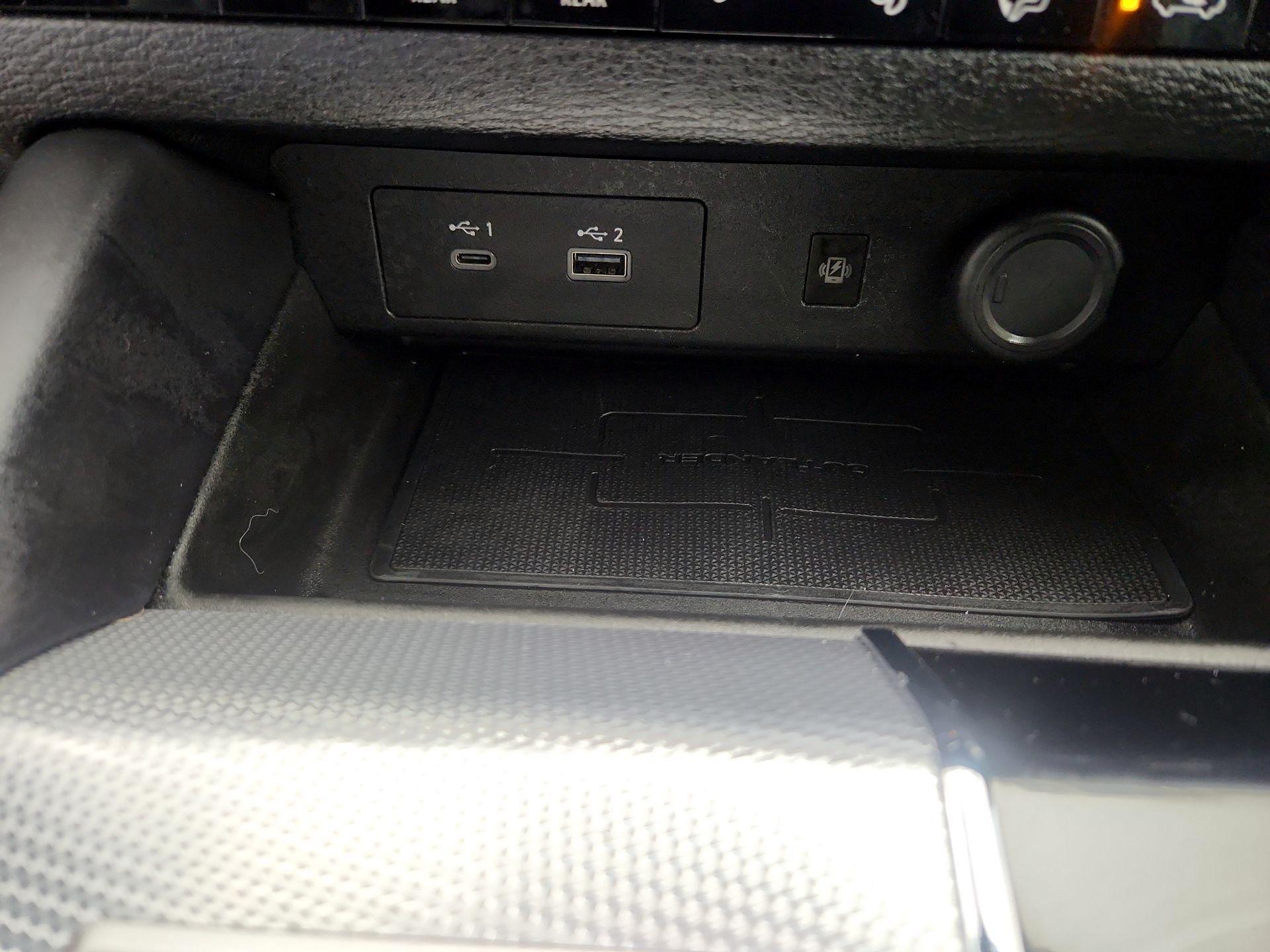 Thumbnail: 2023 Mitsubishi Outlander - 19