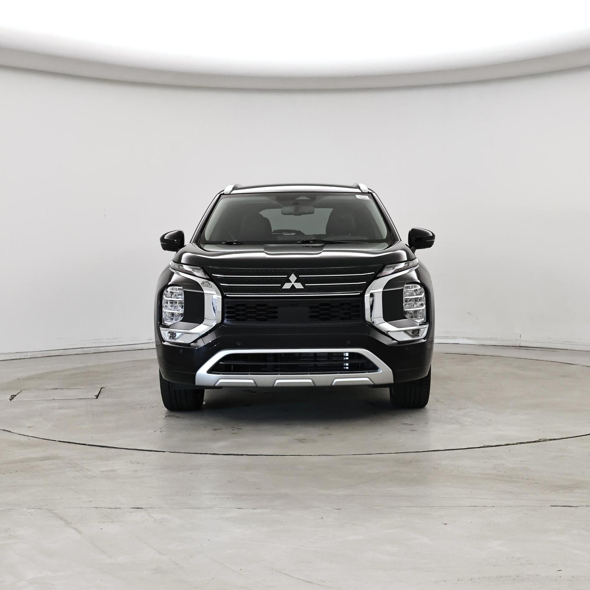 Thumbnail: 2023 Mitsubishi Outlander - 5