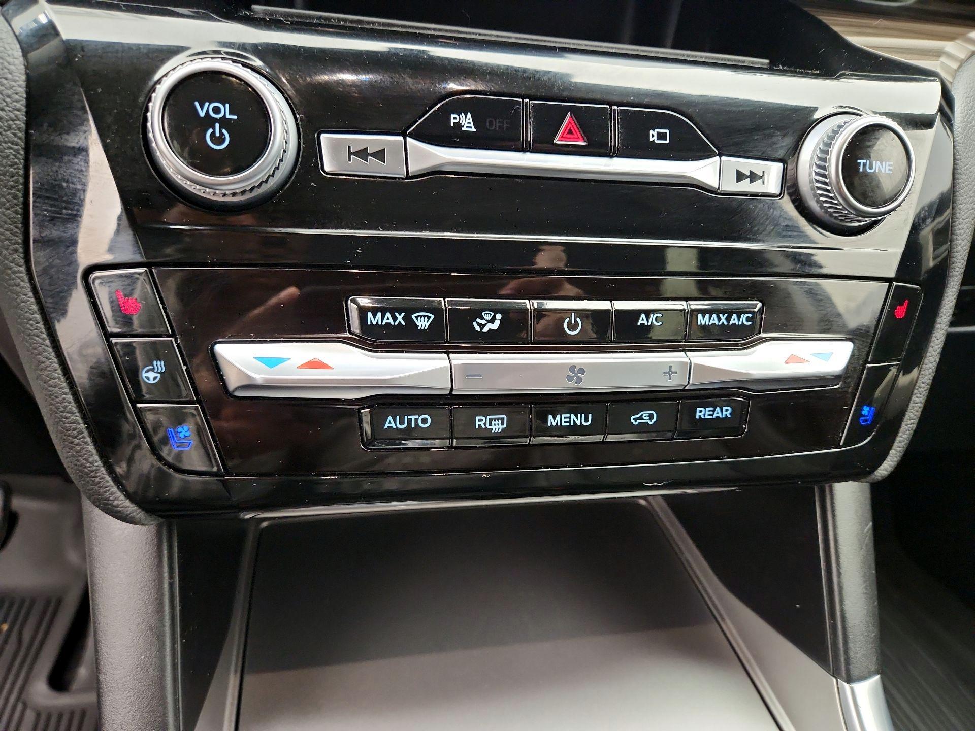 Thumbnail: 2021 Ford Explorer - 17