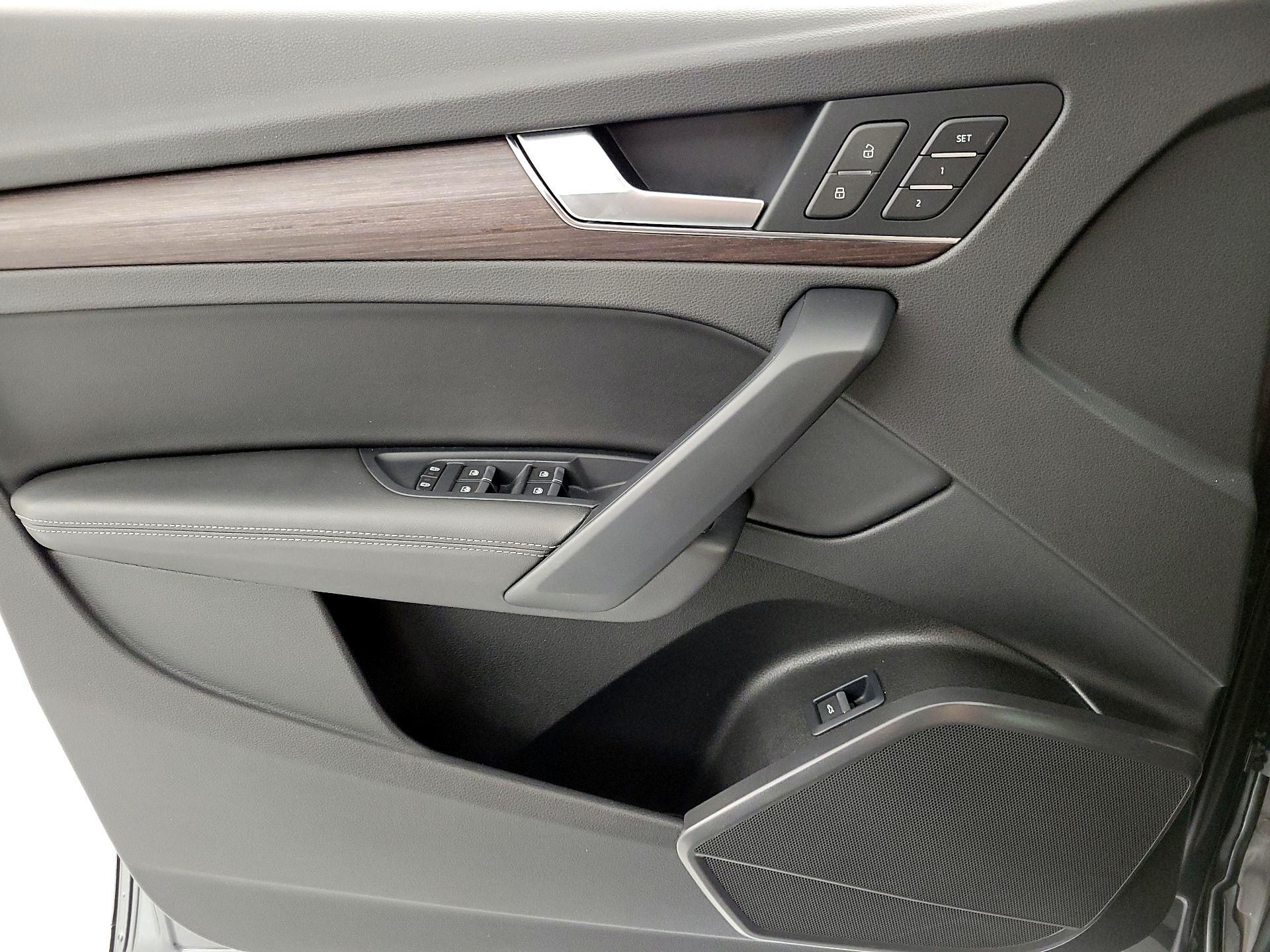 Thumbnail: 2022 Audi Q5 - 12