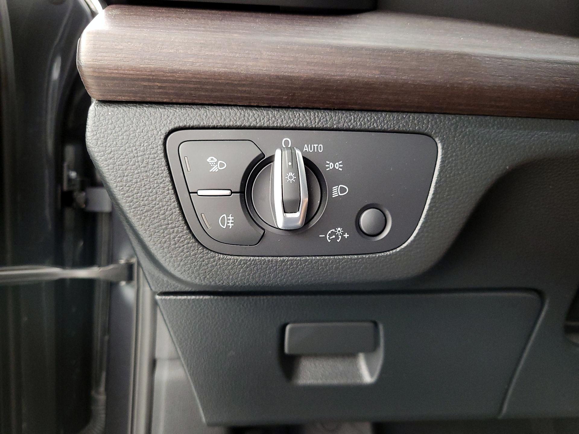 Thumbnail: 2022 Audi Q5 - 13