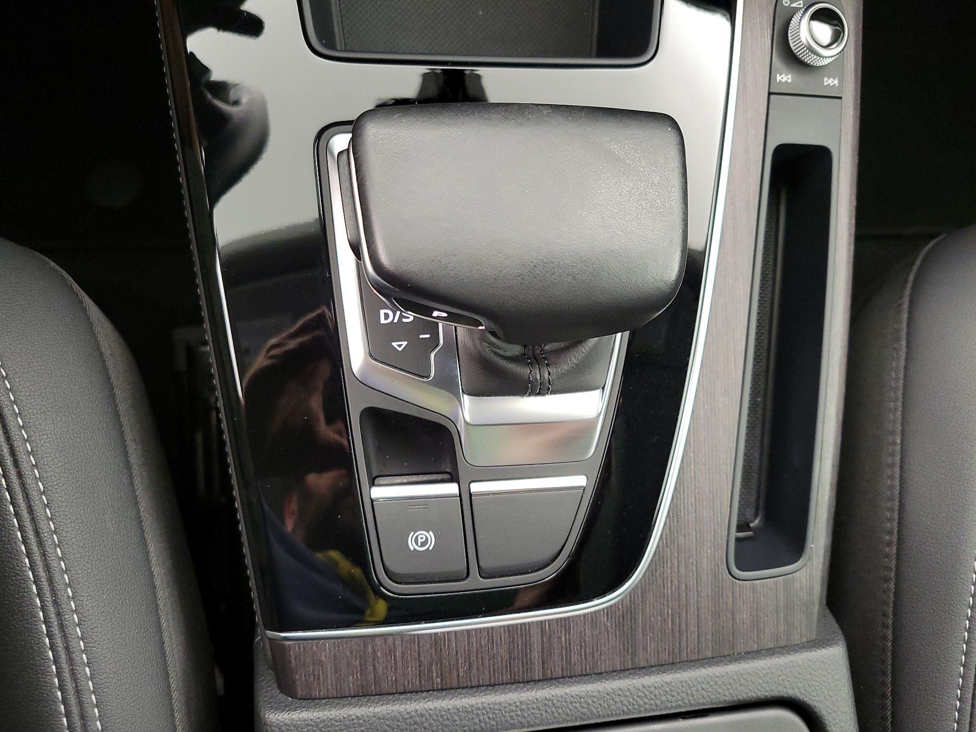 Thumbnail: 2022 Audi Q5 - 17