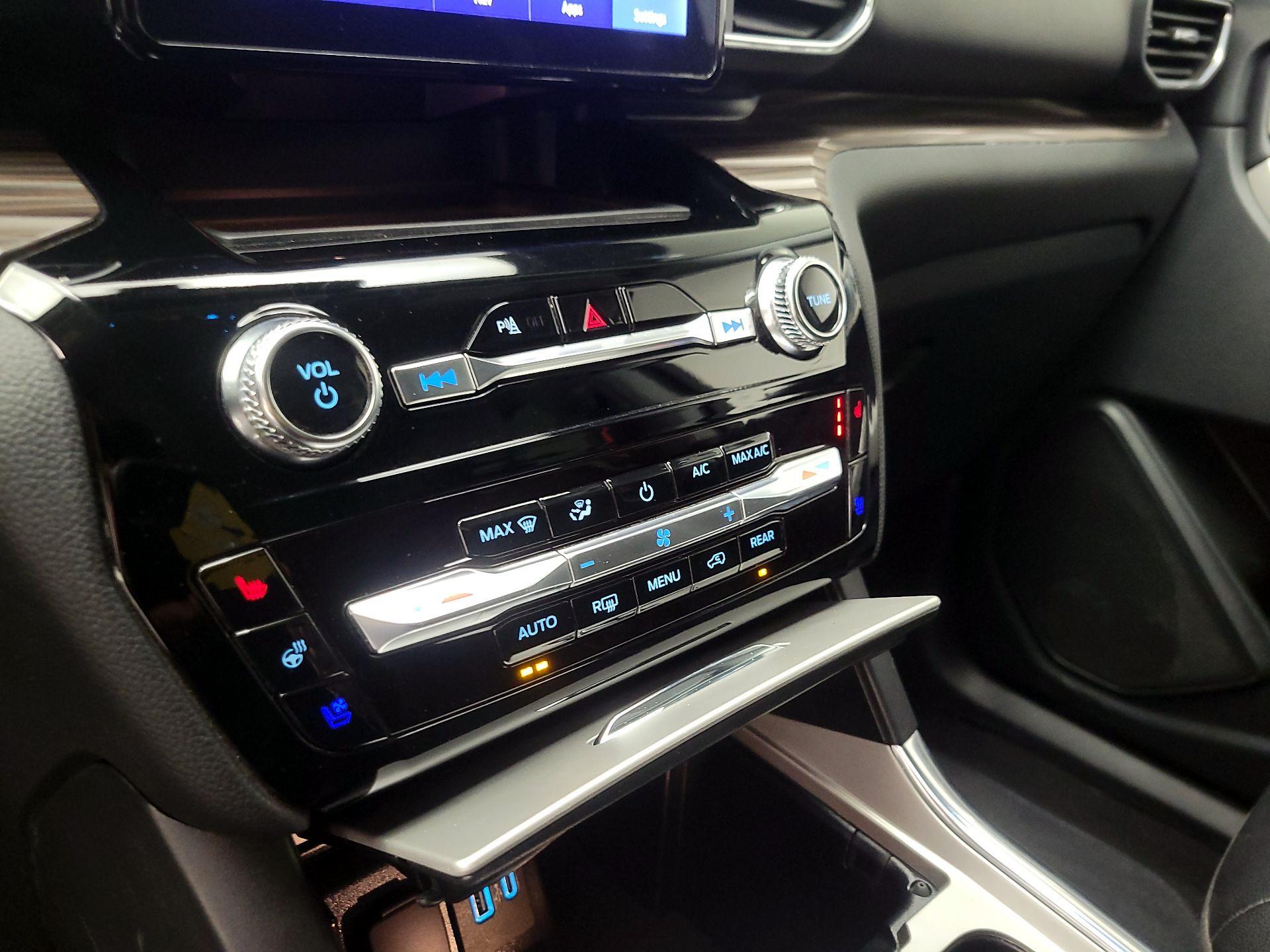 Thumbnail: 2024 Ford Explorer - 17