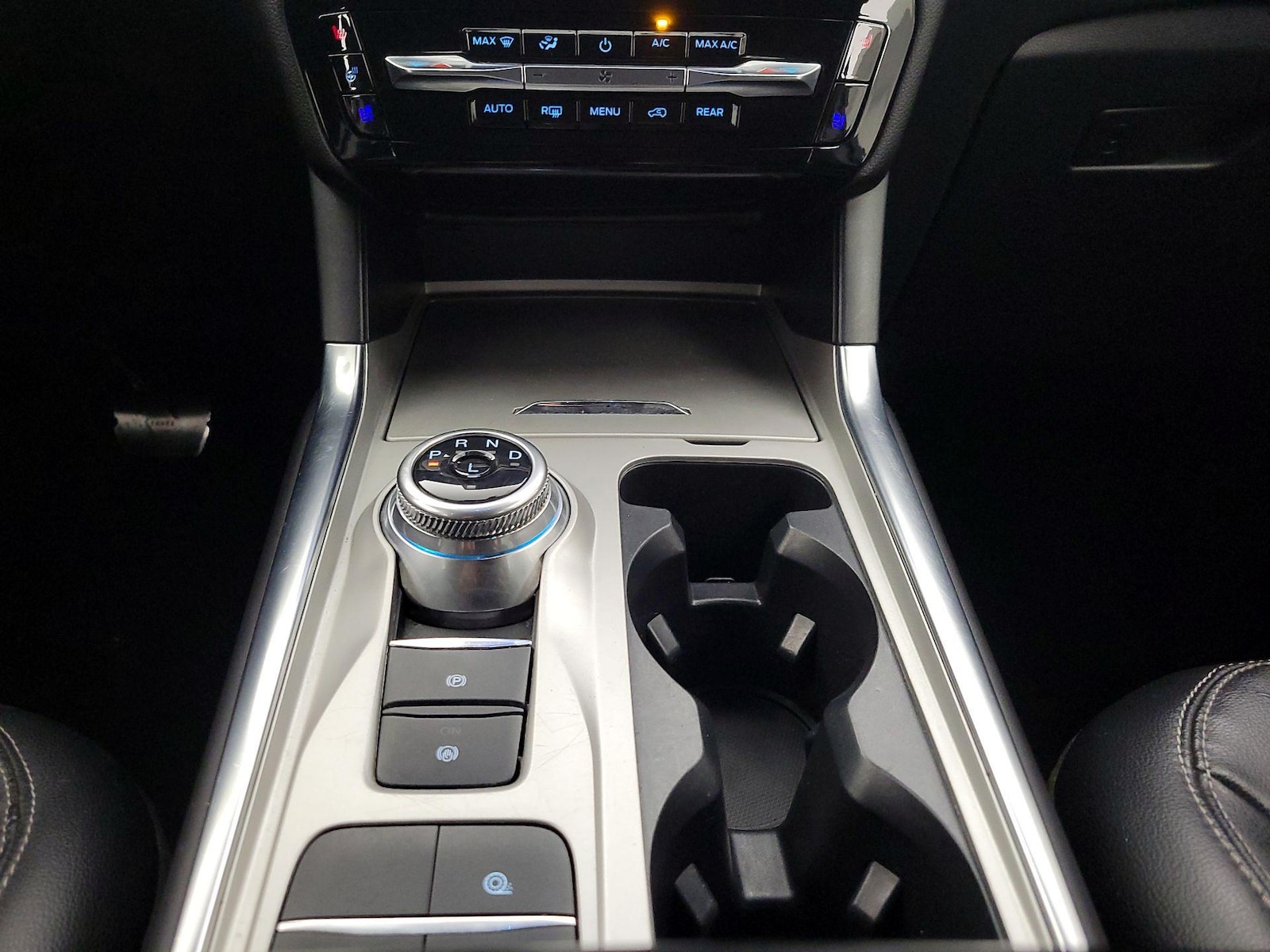 2023 Ford Explorer Limited - Photo 19