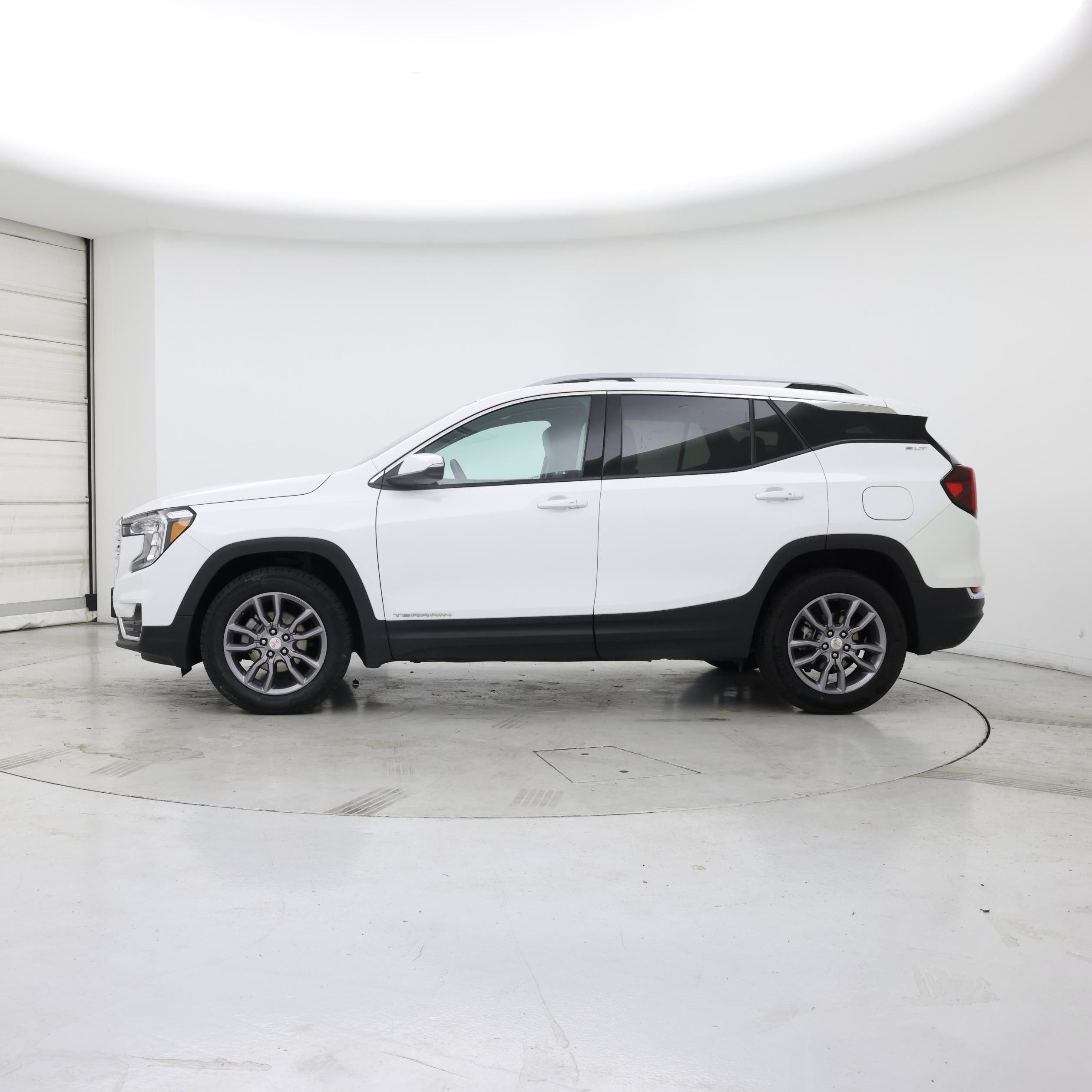 Thumbnail: 2024 GMC Terrain - 3