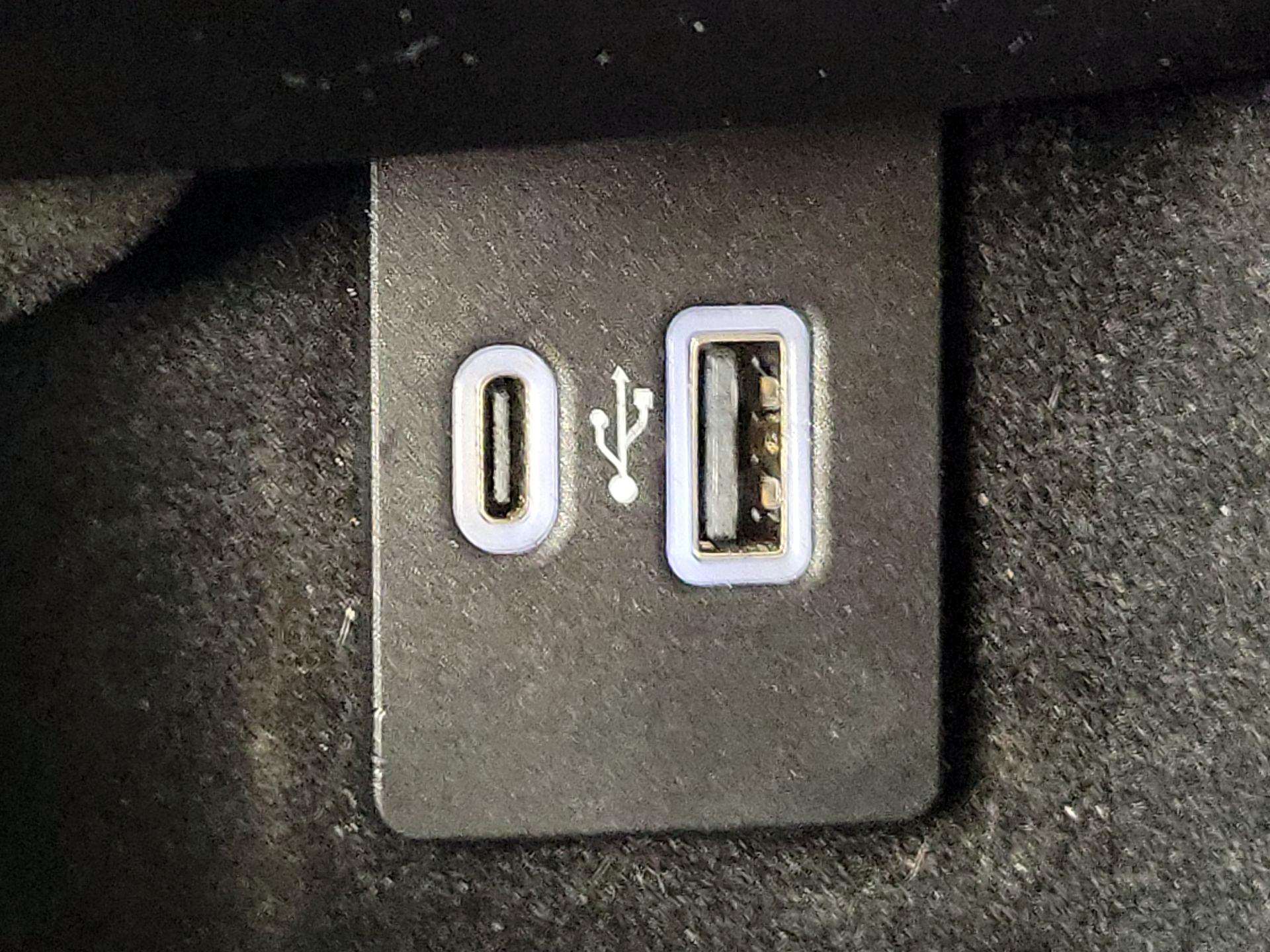 Thumbnail: 2021 Lincoln Nautilus - 18