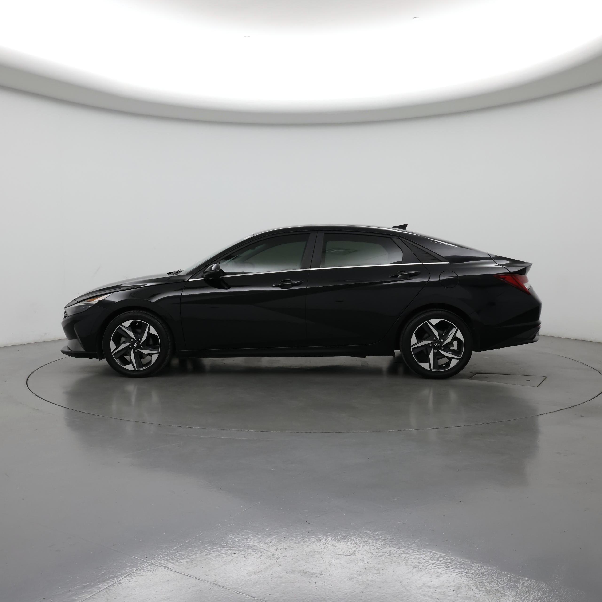 Thumbnail: 2023 Hyundai Elantra - 3