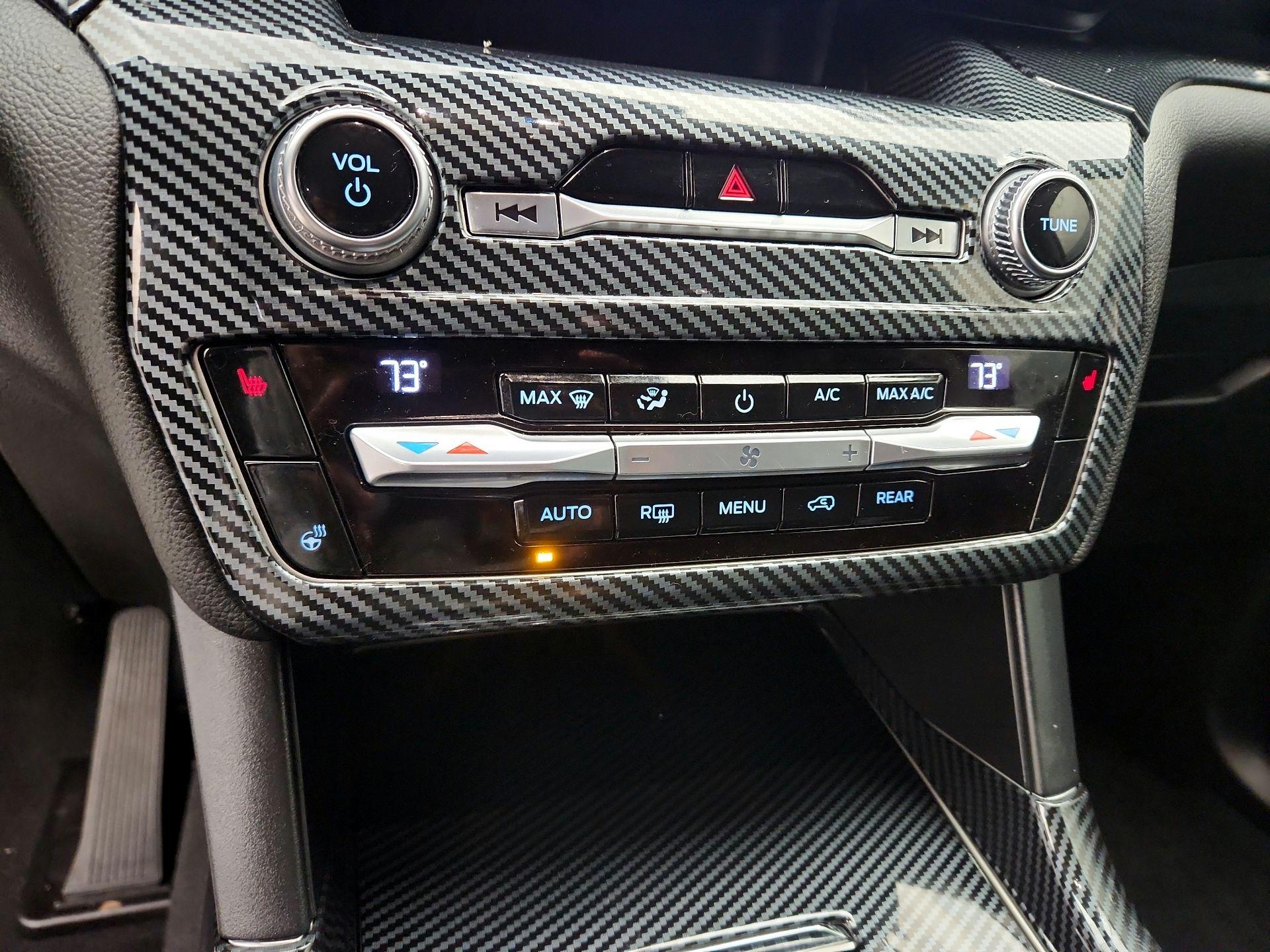 Thumbnail: 2021 Ford Explorer - 16