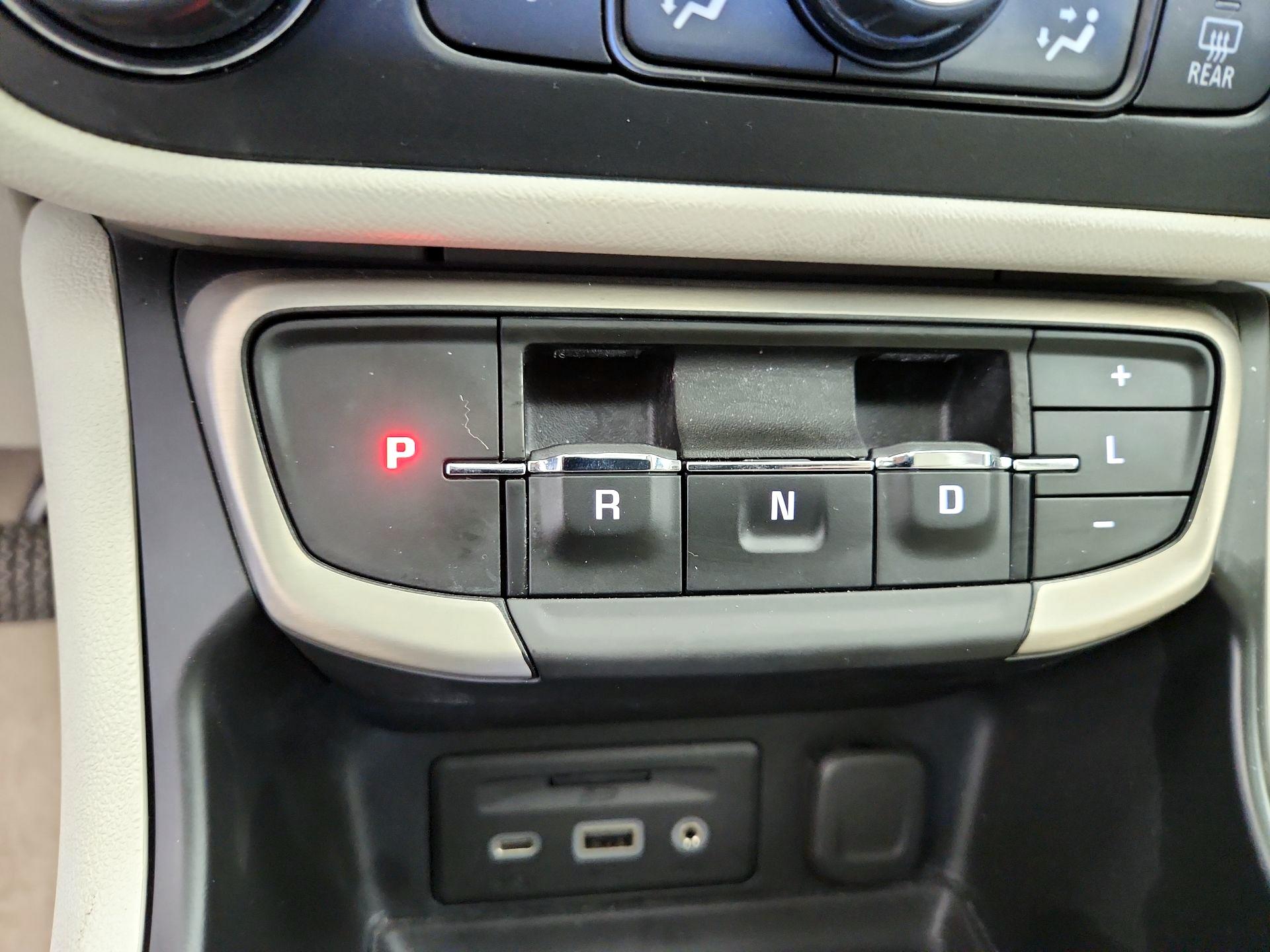 Thumbnail: 2022 GMC Terrain - 18