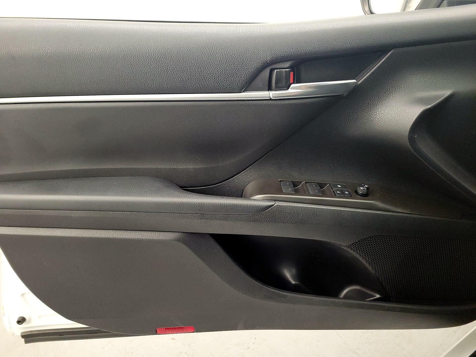 Thumbnail: 2021 Toyota Camry - 12