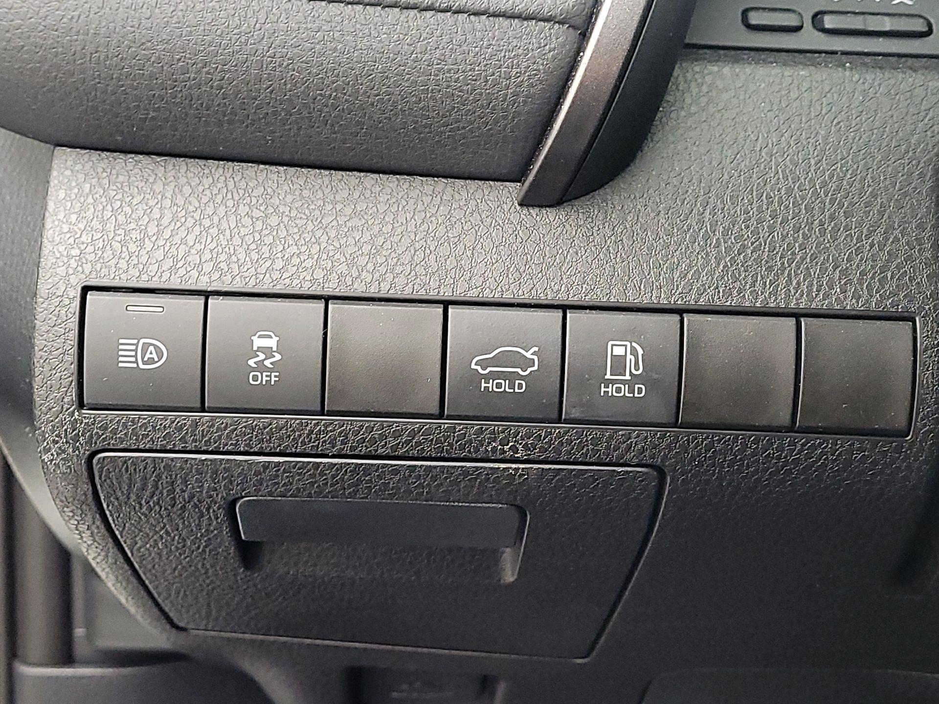 Thumbnail: 2021 Toyota Camry - 13