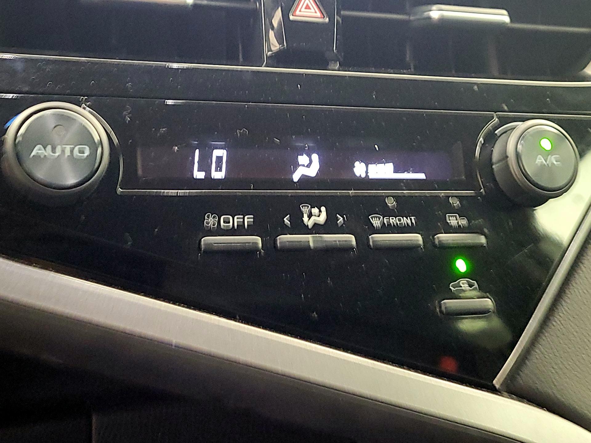 Thumbnail: 2021 Toyota Camry - 16