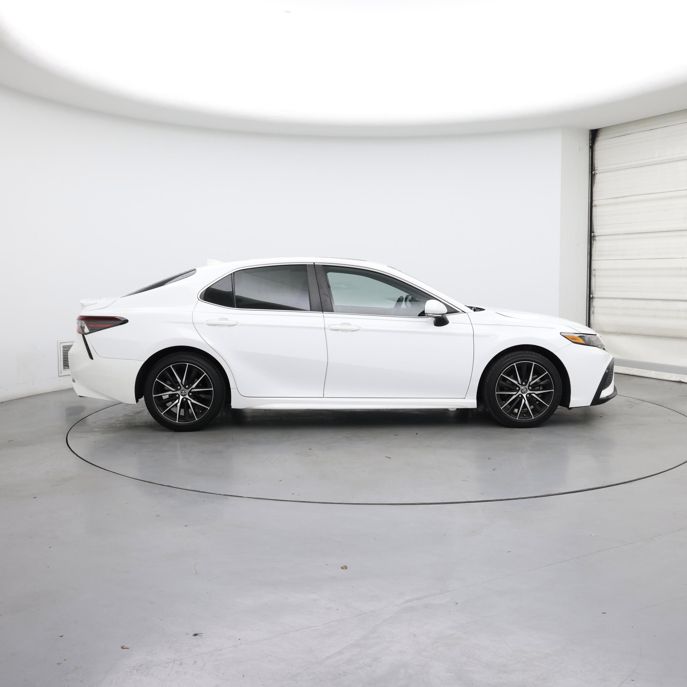 Thumbnail: 2021 Toyota Camry - 7