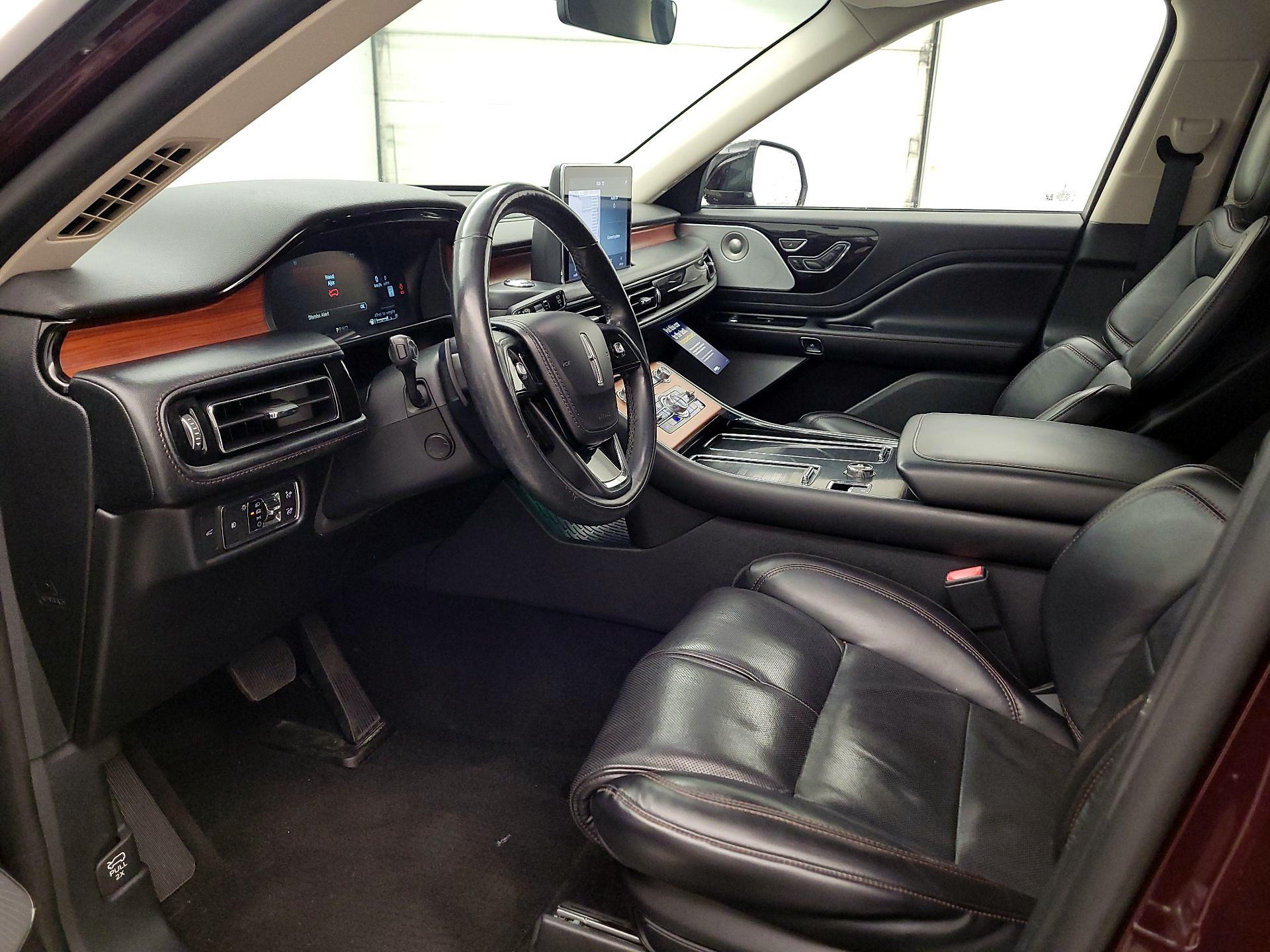 Thumbnail: 2020 Lincoln Aviator - 11