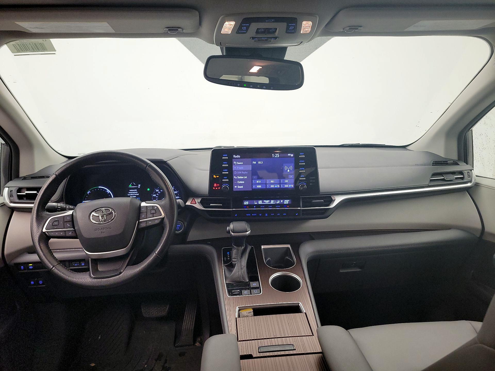 Thumbnail: 2022 Toyota Sienna - 9