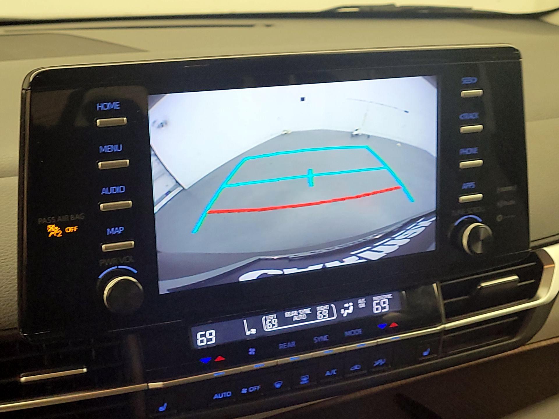 Thumbnail: 2022 Toyota Sienna - 14