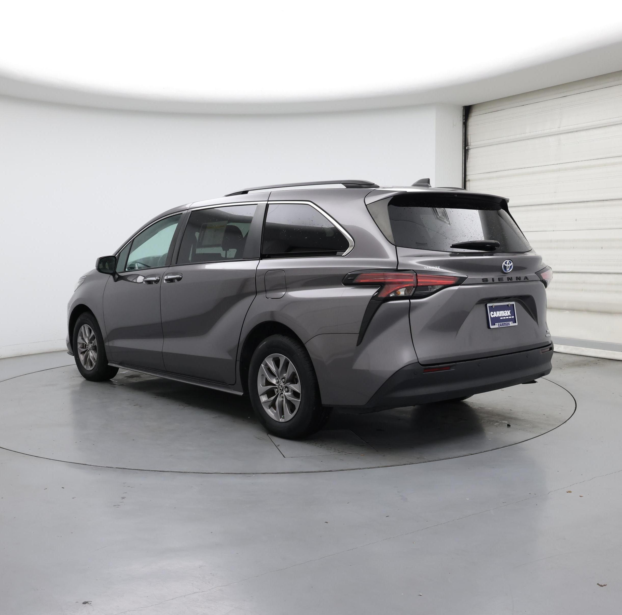 Thumbnail: 2022 Toyota Sienna - 2
