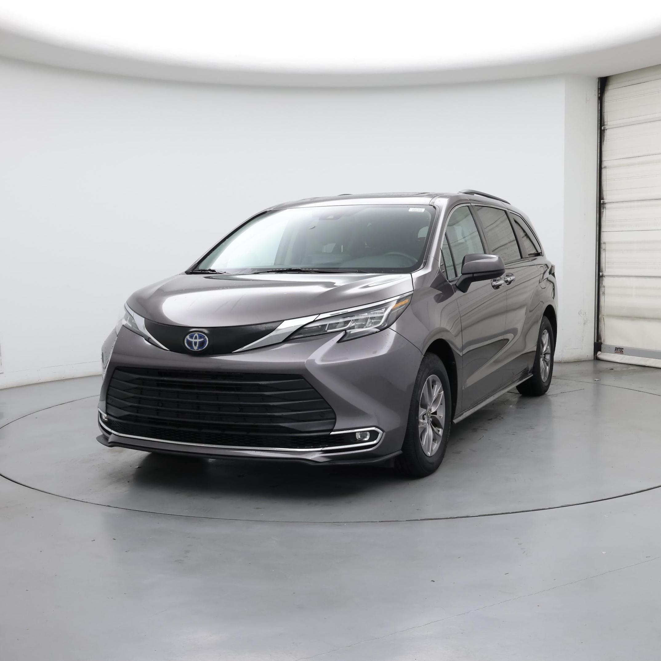 Thumbnail: 2022 Toyota Sienna - 4