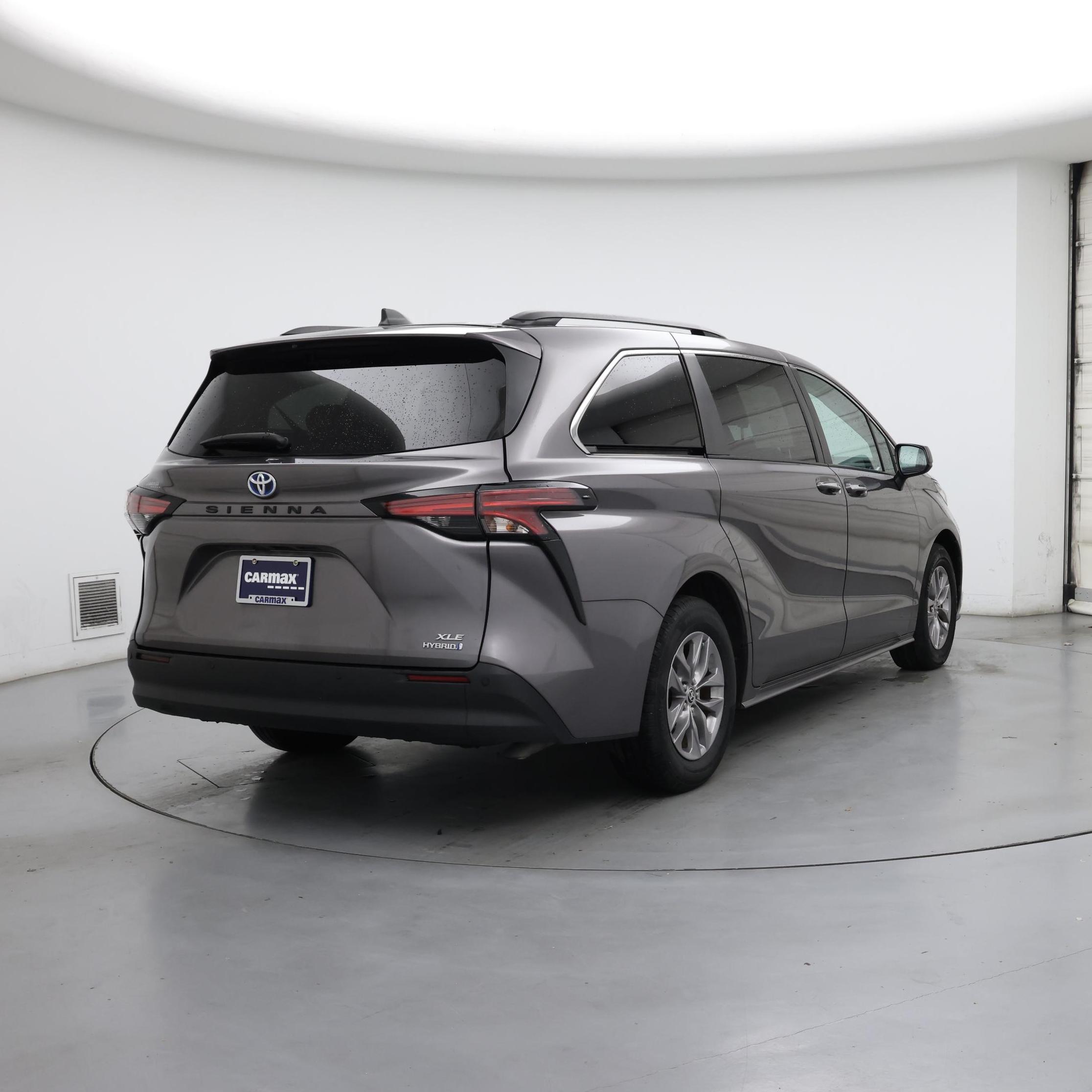 Thumbnail: 2022 Toyota Sienna - 8